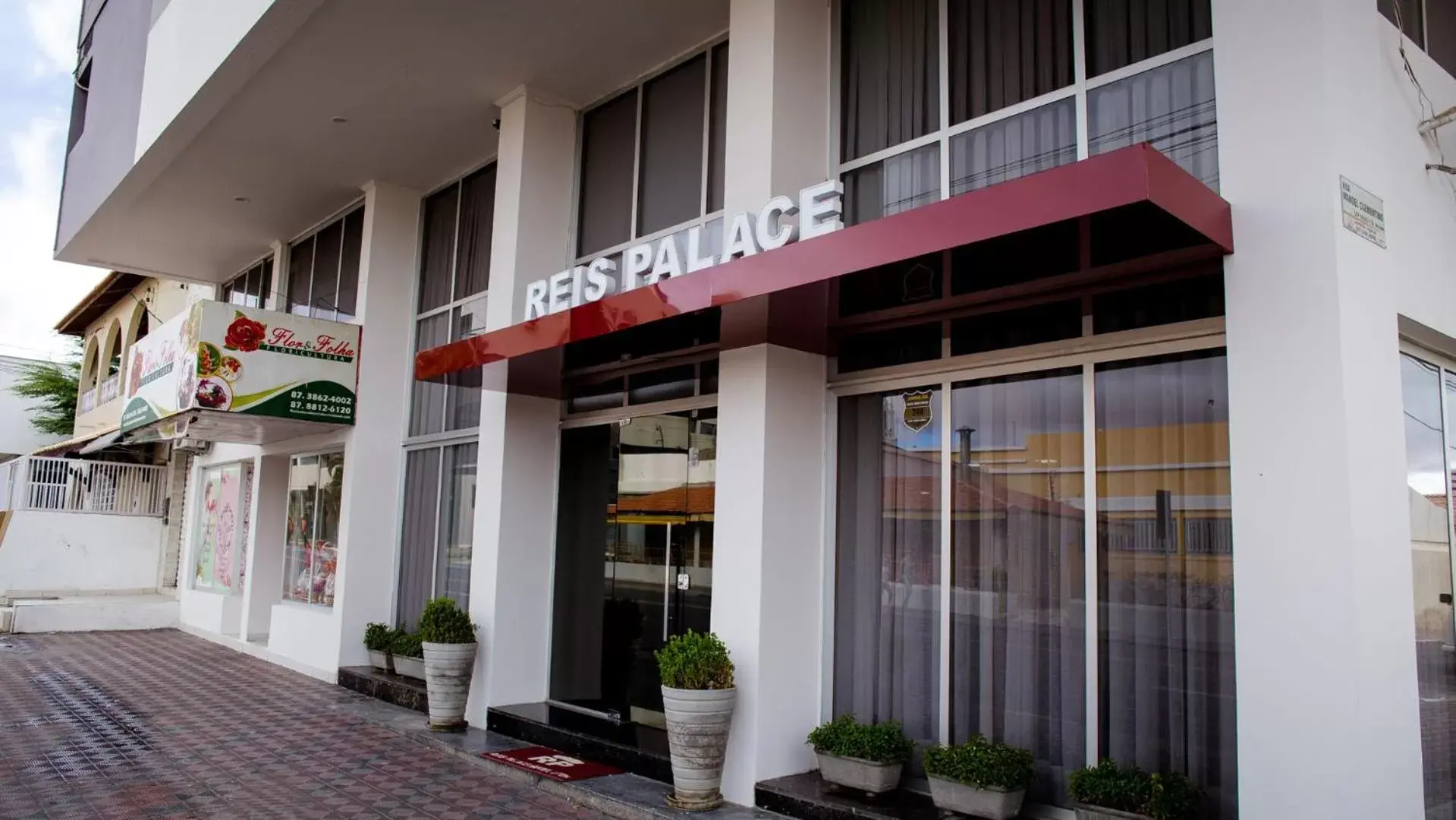 Facade/entrance in Reis Palace Hotel