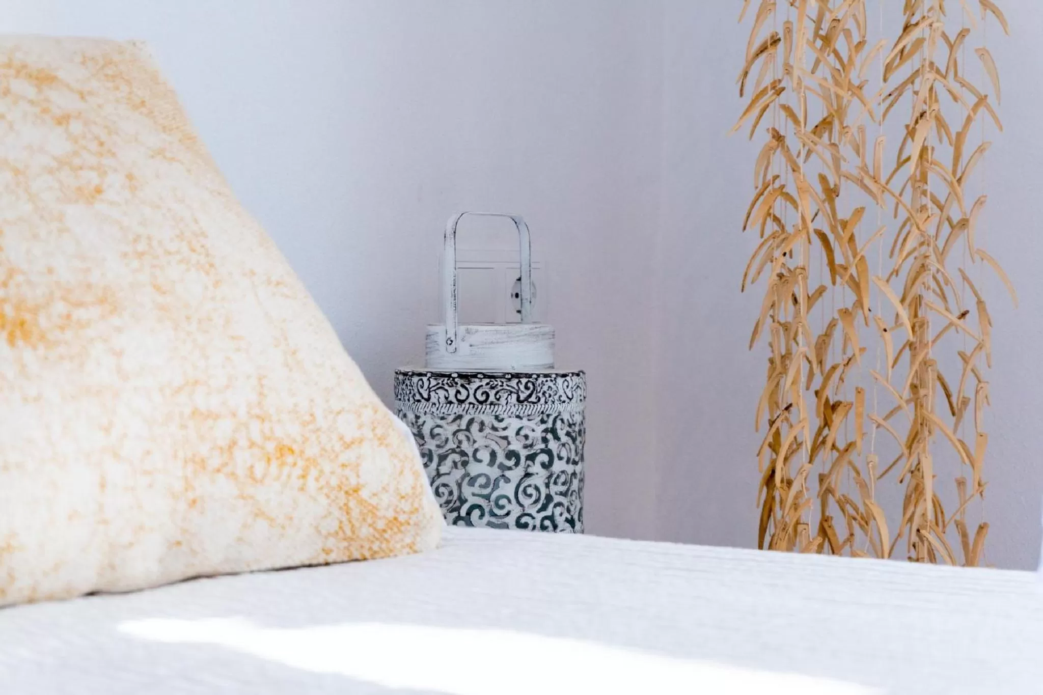 Decorative detail, Bed in Blancos Rooms Hotel