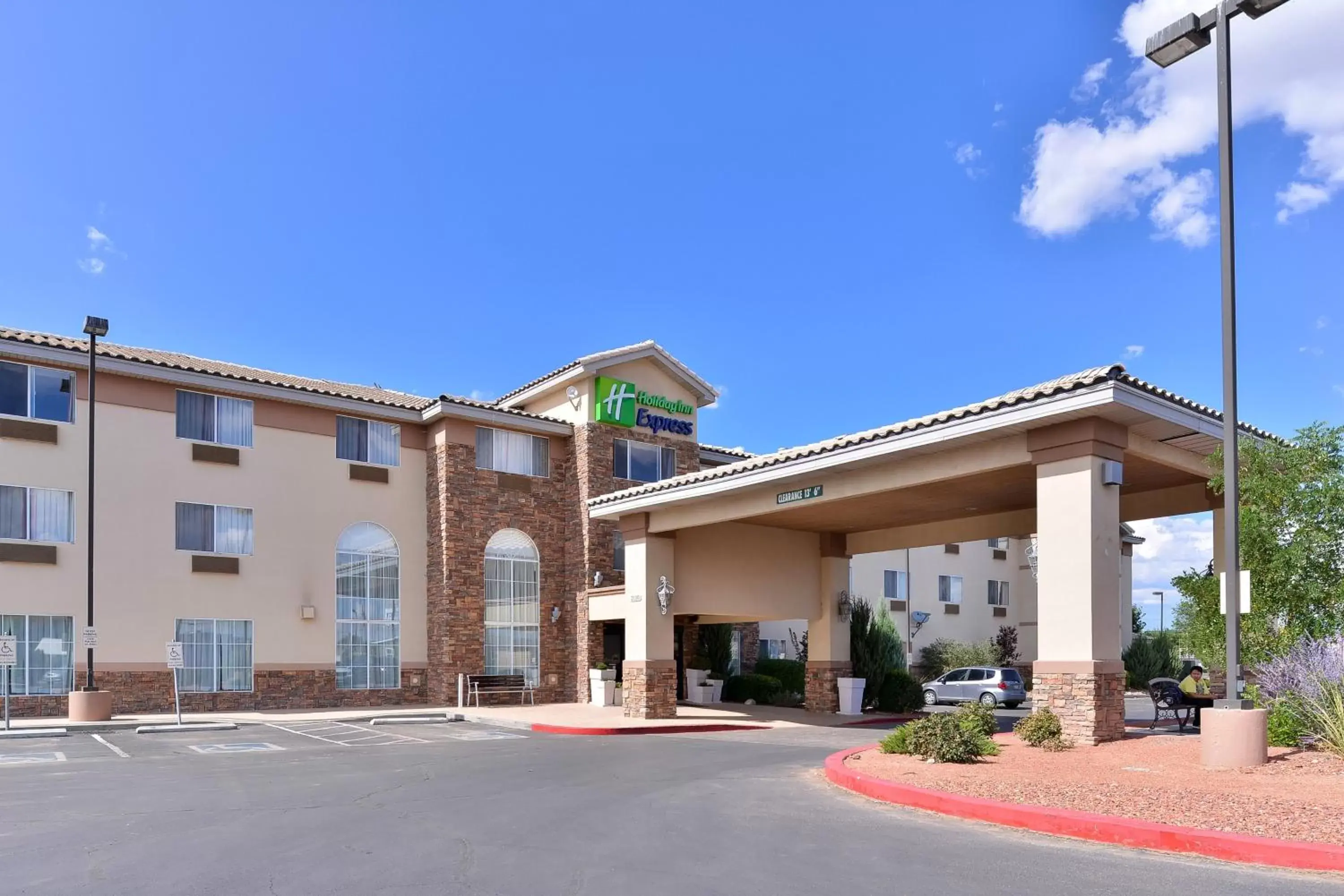 Property Building in Holiday Inn Express Hotel & Suites Farmington, an IHG Hotel