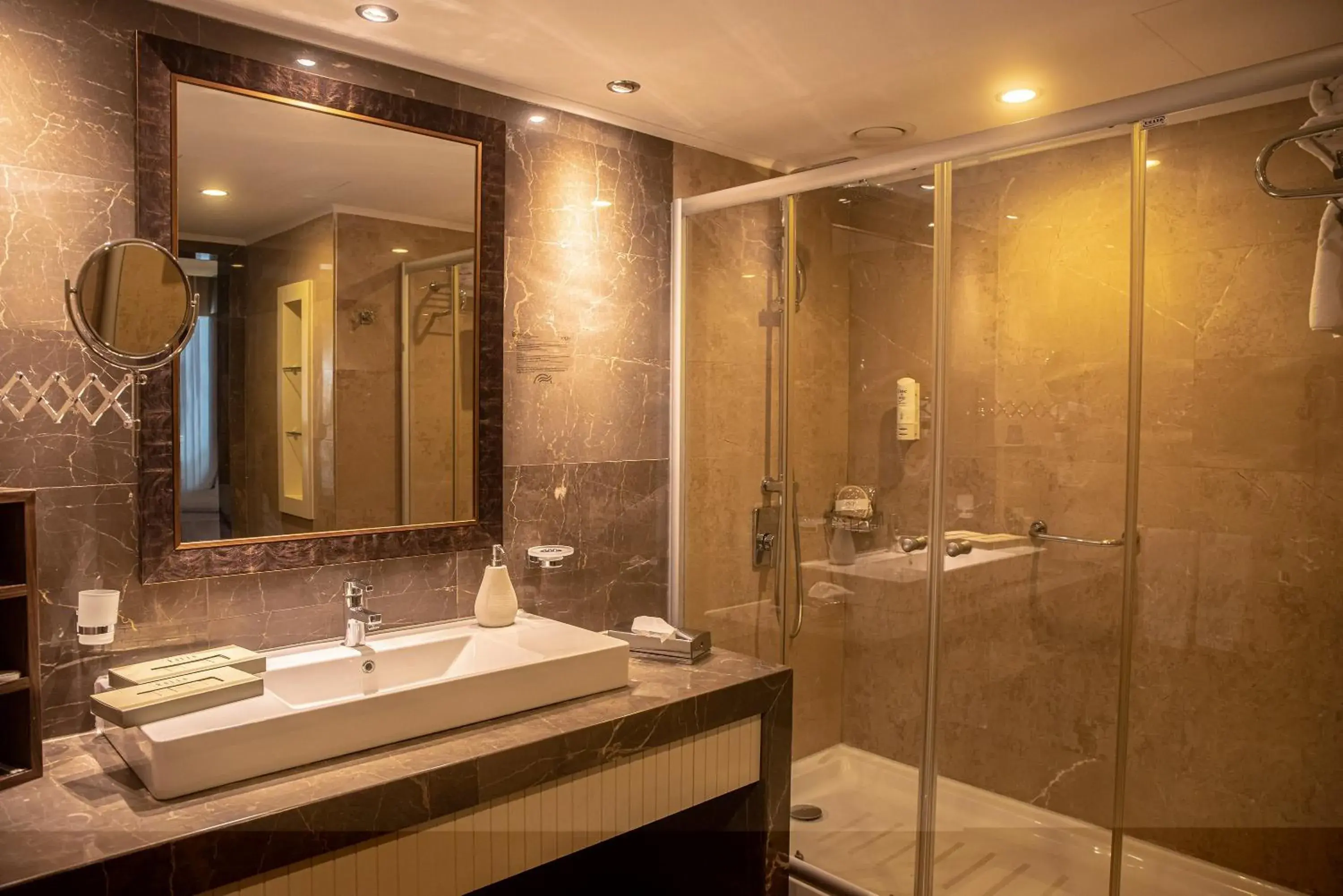 Bathroom in Kolin Hotel