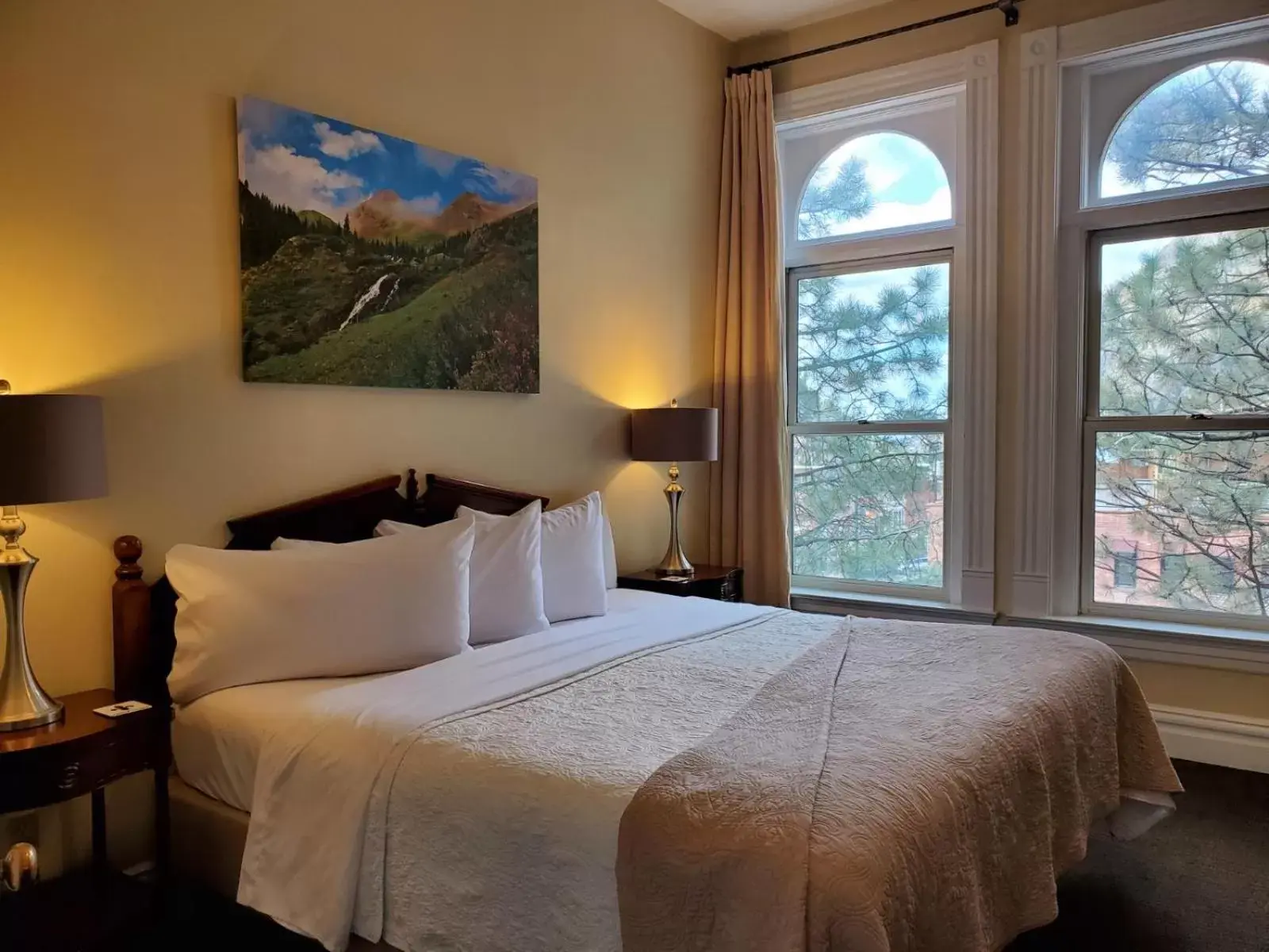 Bedroom, Bed in Hotel Ouray - for 12 years old and over