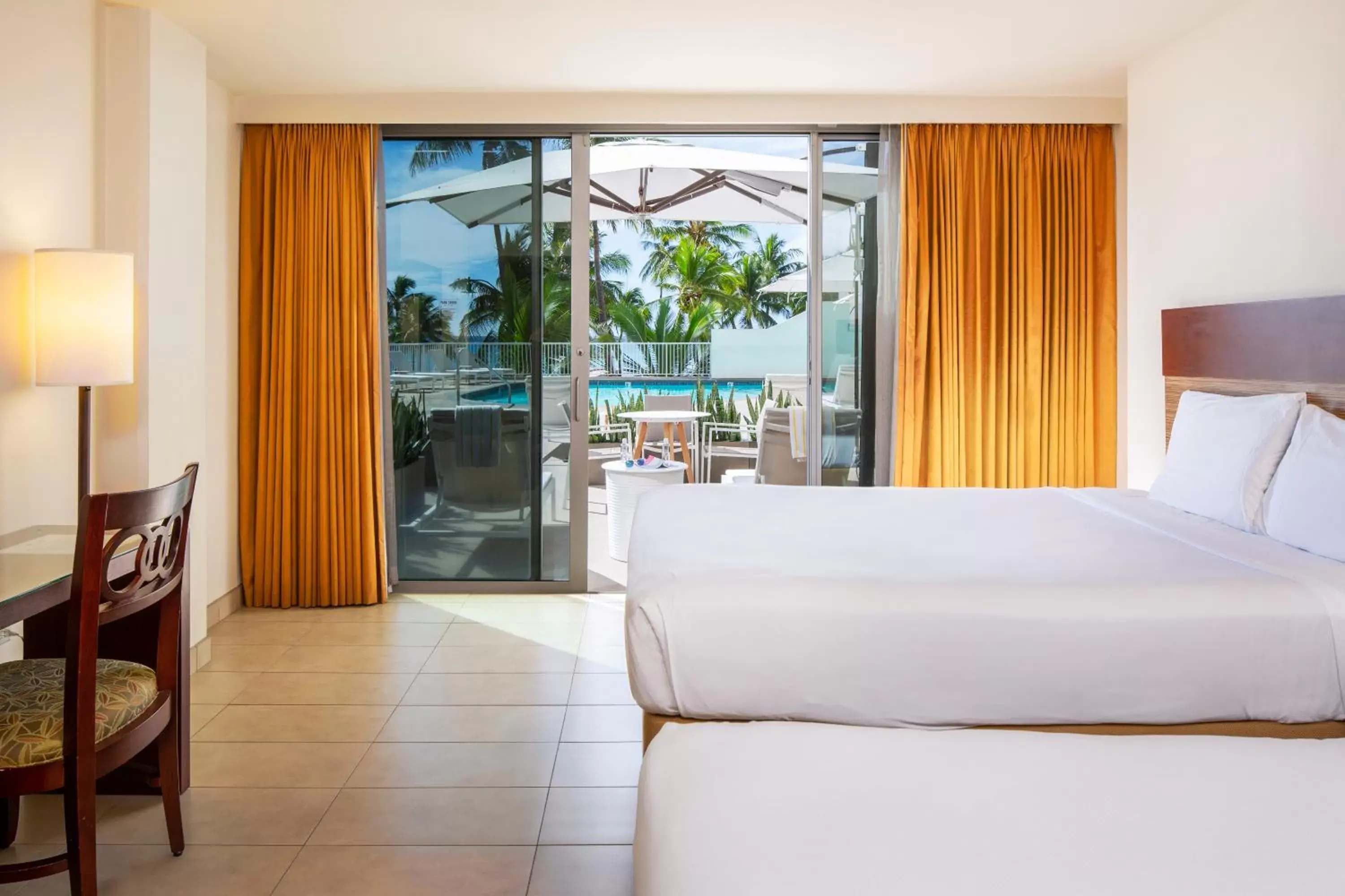 Bed in Park Shore Waikiki Bed in Park Shore Waikiki