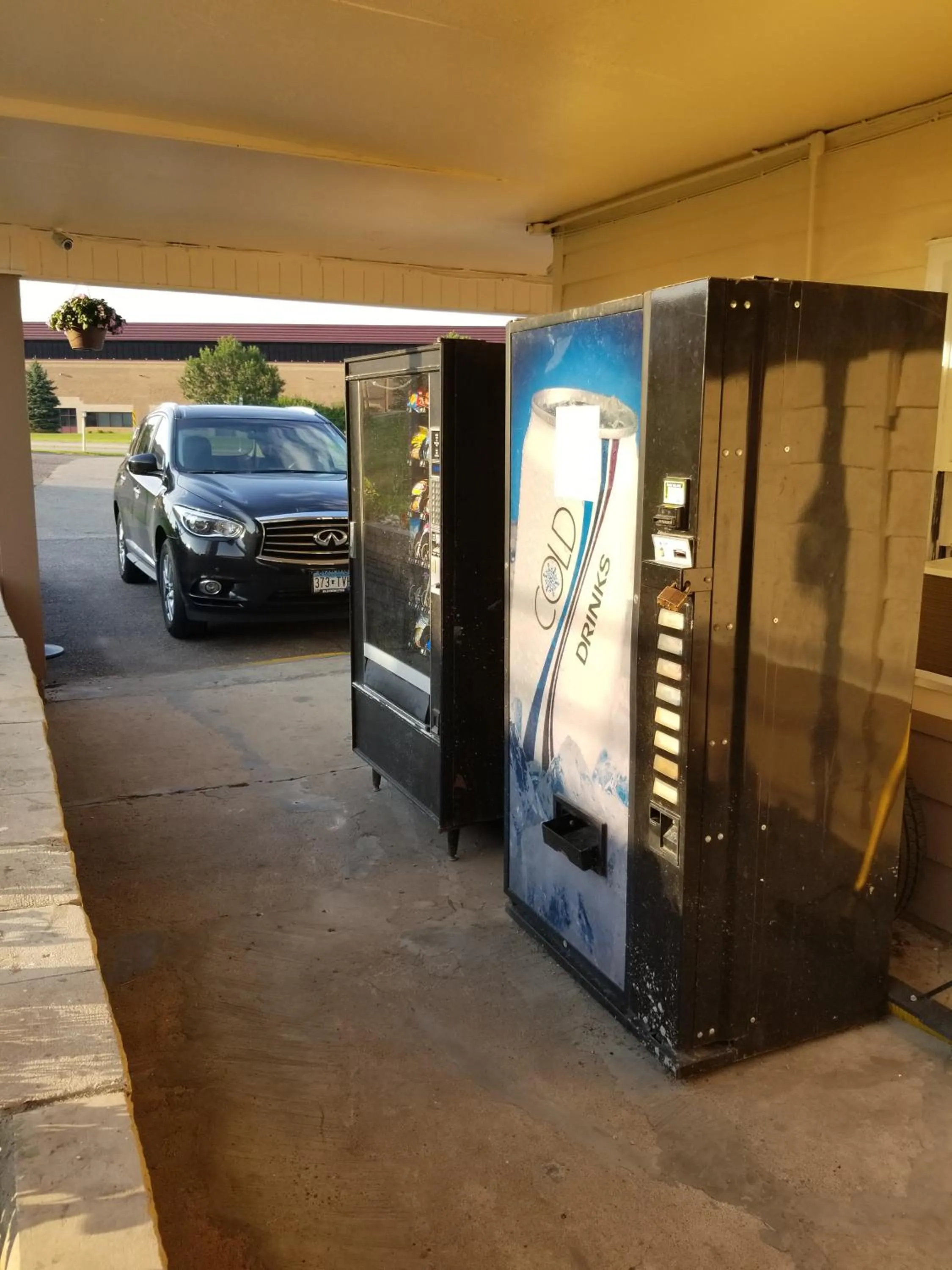 Property building in Budget Inn And Suites Eagan