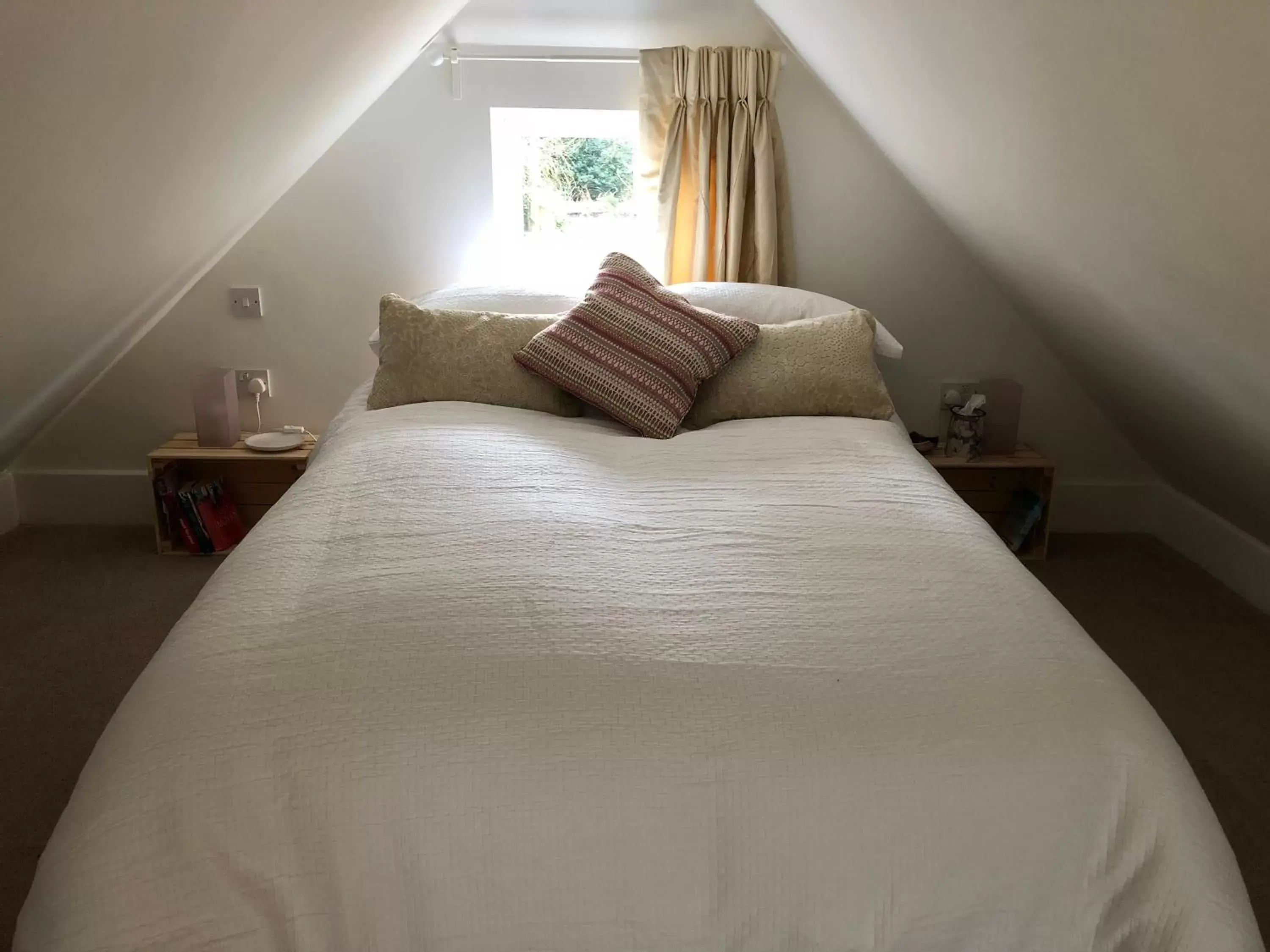 Bedroom, Bed in The Little Barn - Self Catering Holiday Accommodation