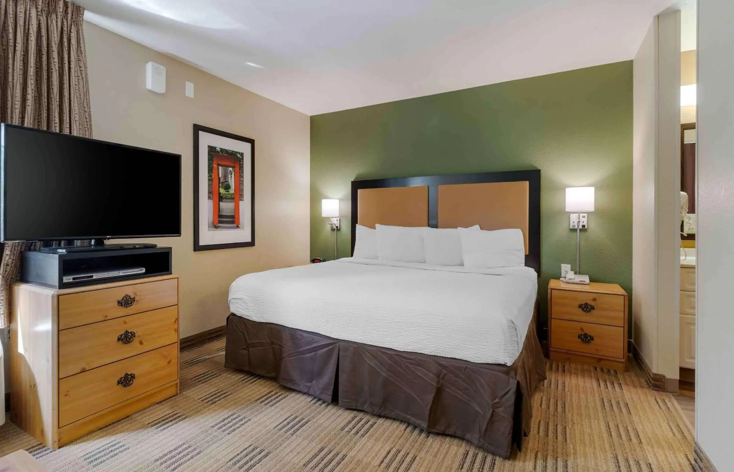 Bedroom, Bed in Extended Stay America Suites - Pleasanton - Chabot Dr