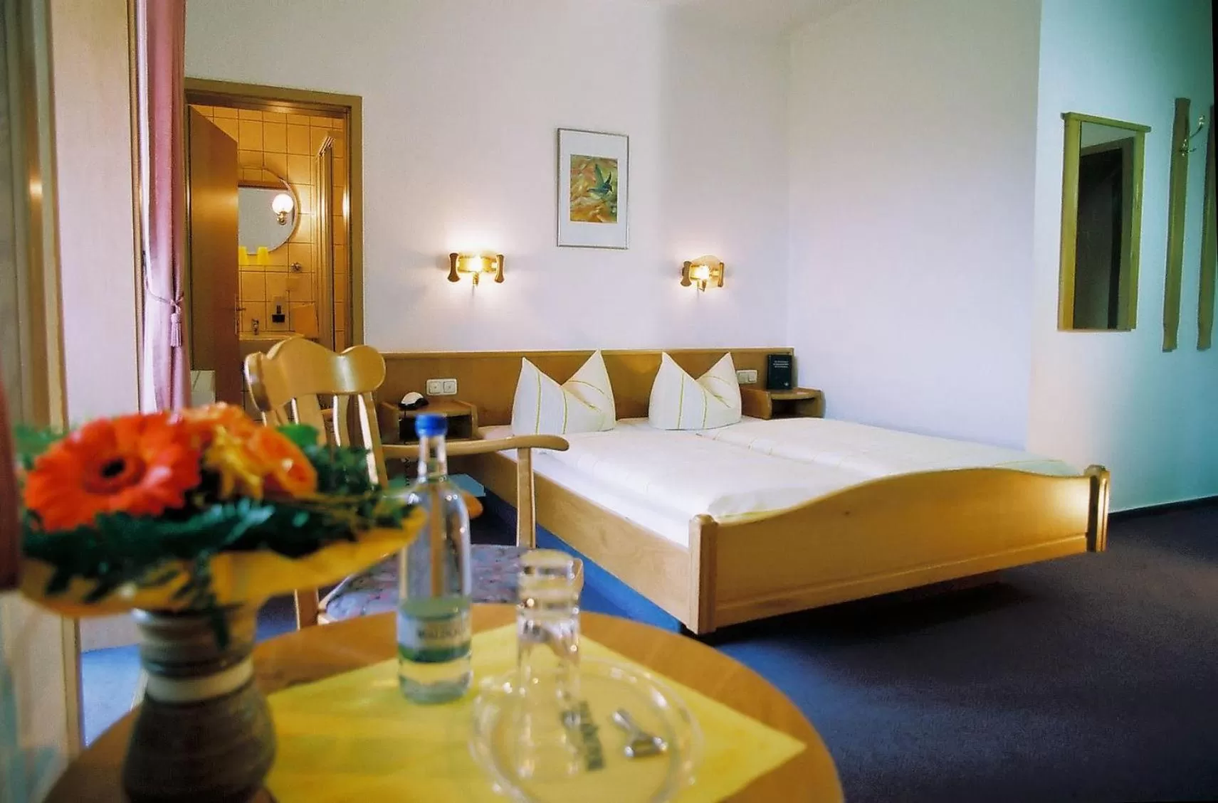 Photo of the whole room, Bed in Hotel Zum Schneekopf "Garni"