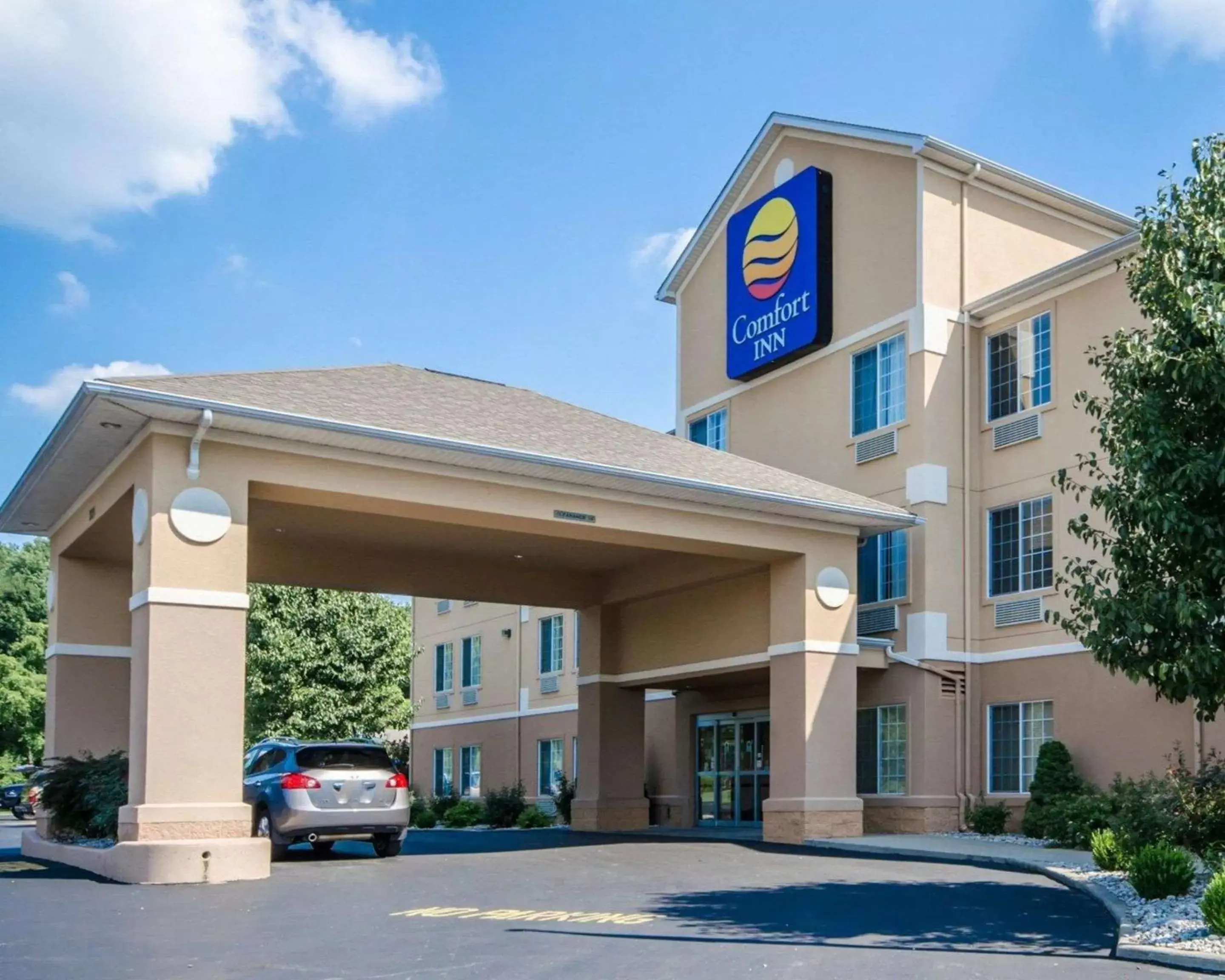 Property Building in Comfort Inn Henderson