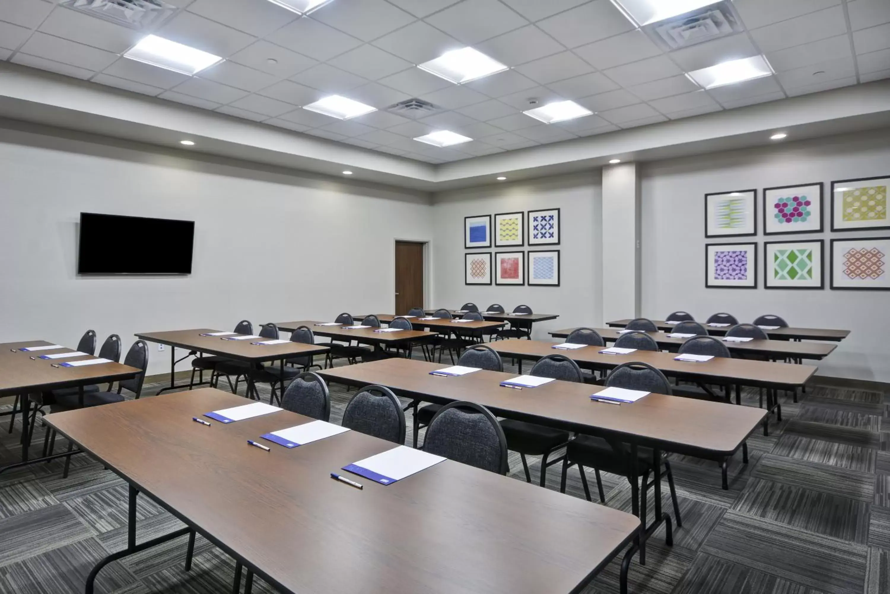 Meeting/conference room in Holiday Inn Express & Suites - Houston NASA - Boardwalk Area, an IHG Hotel