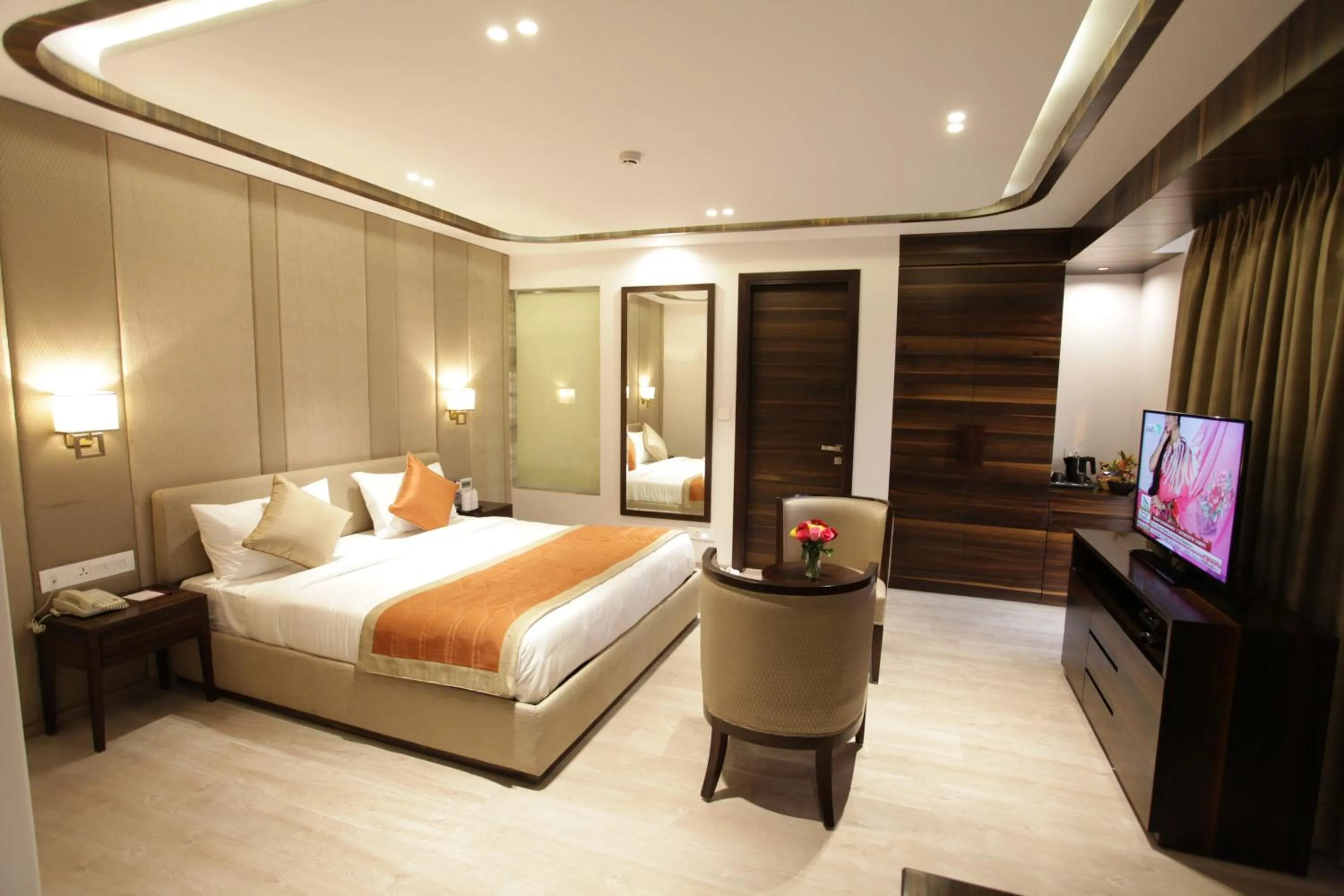 Bedroom, Bed in Kaisons Inn (Near Apollo Hospital)