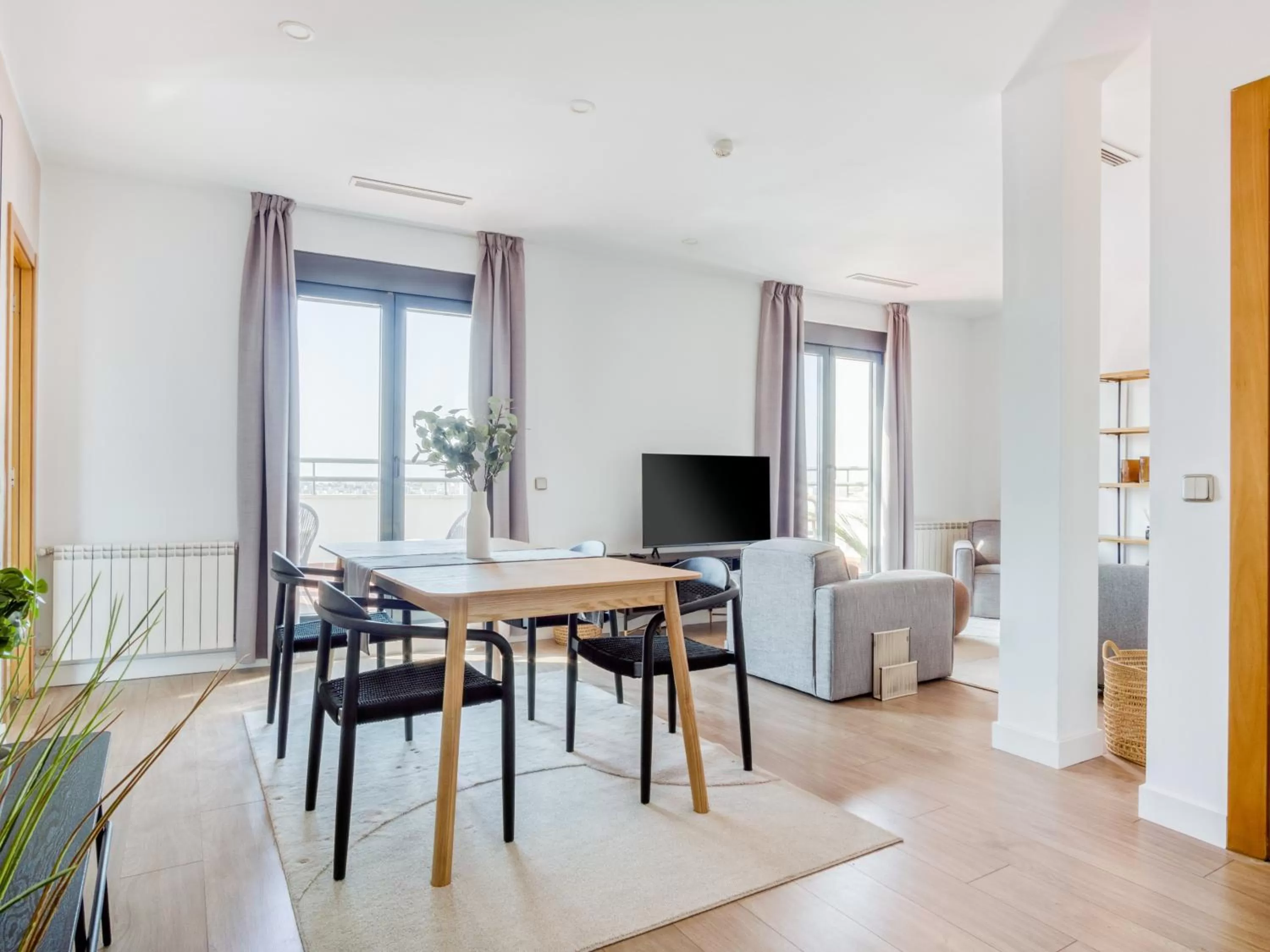 TV and multimedia in Limehome Madrid Calle de Don Ramón de la Cruz