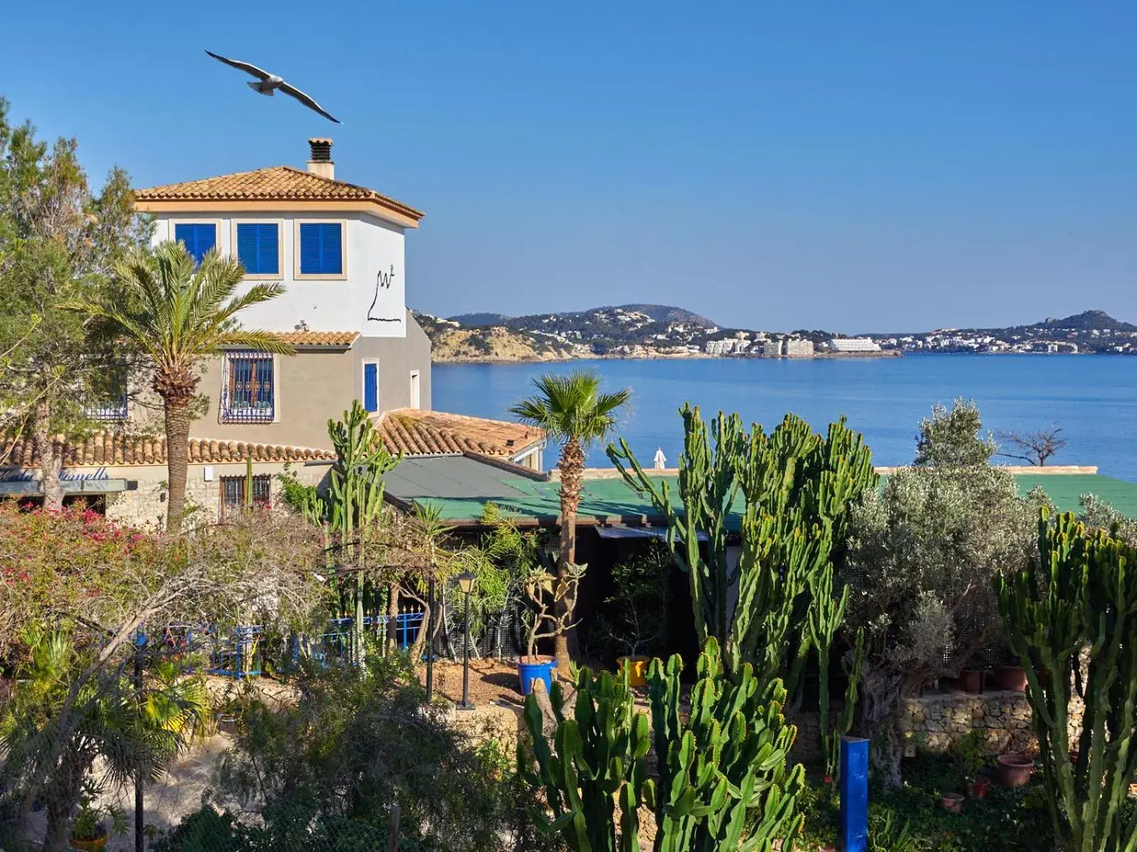 Facade/entrance in Hotel Petit Cala Fornells