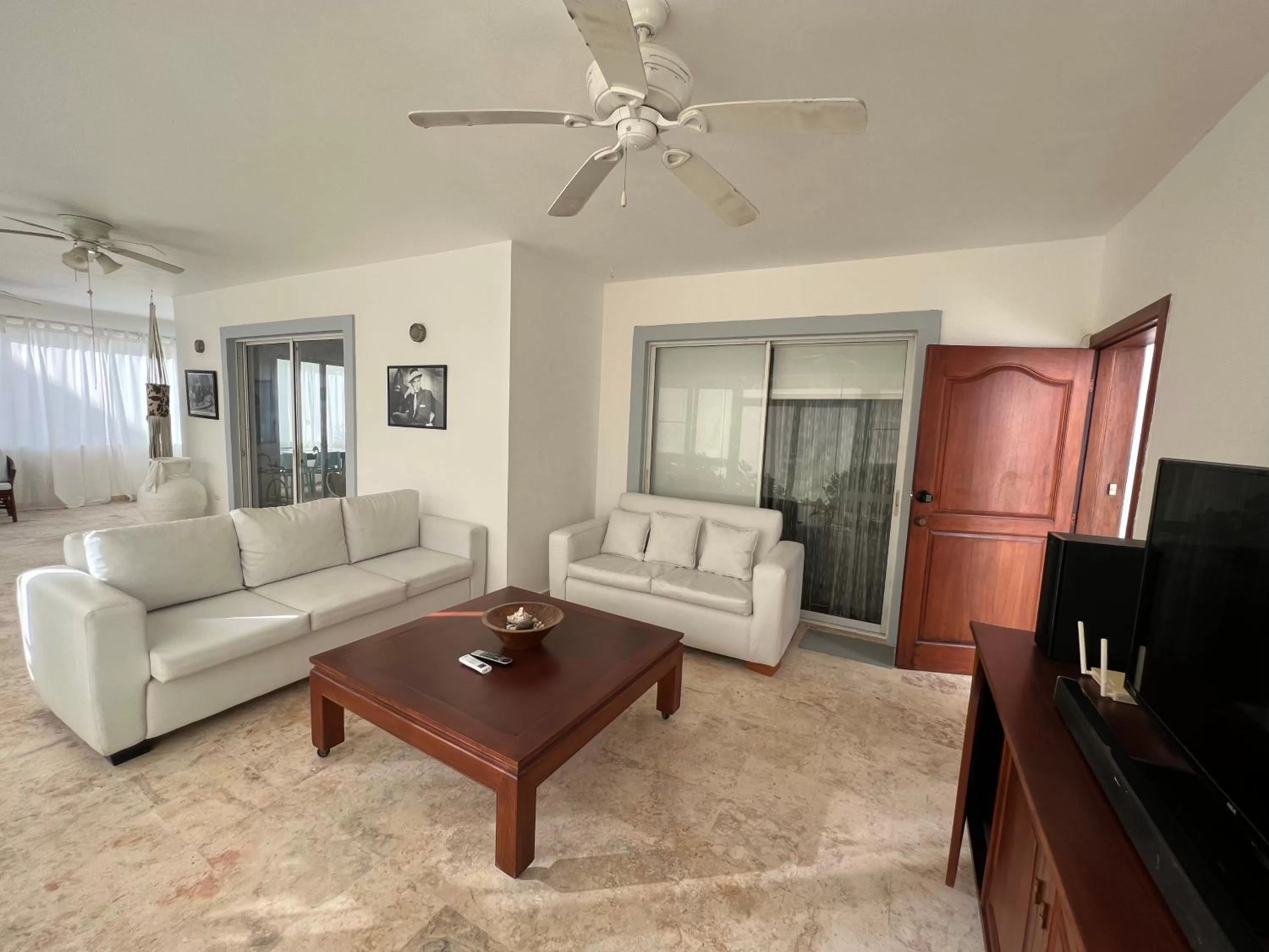 Seating Area in Caribbean Suites with Rooftop pool