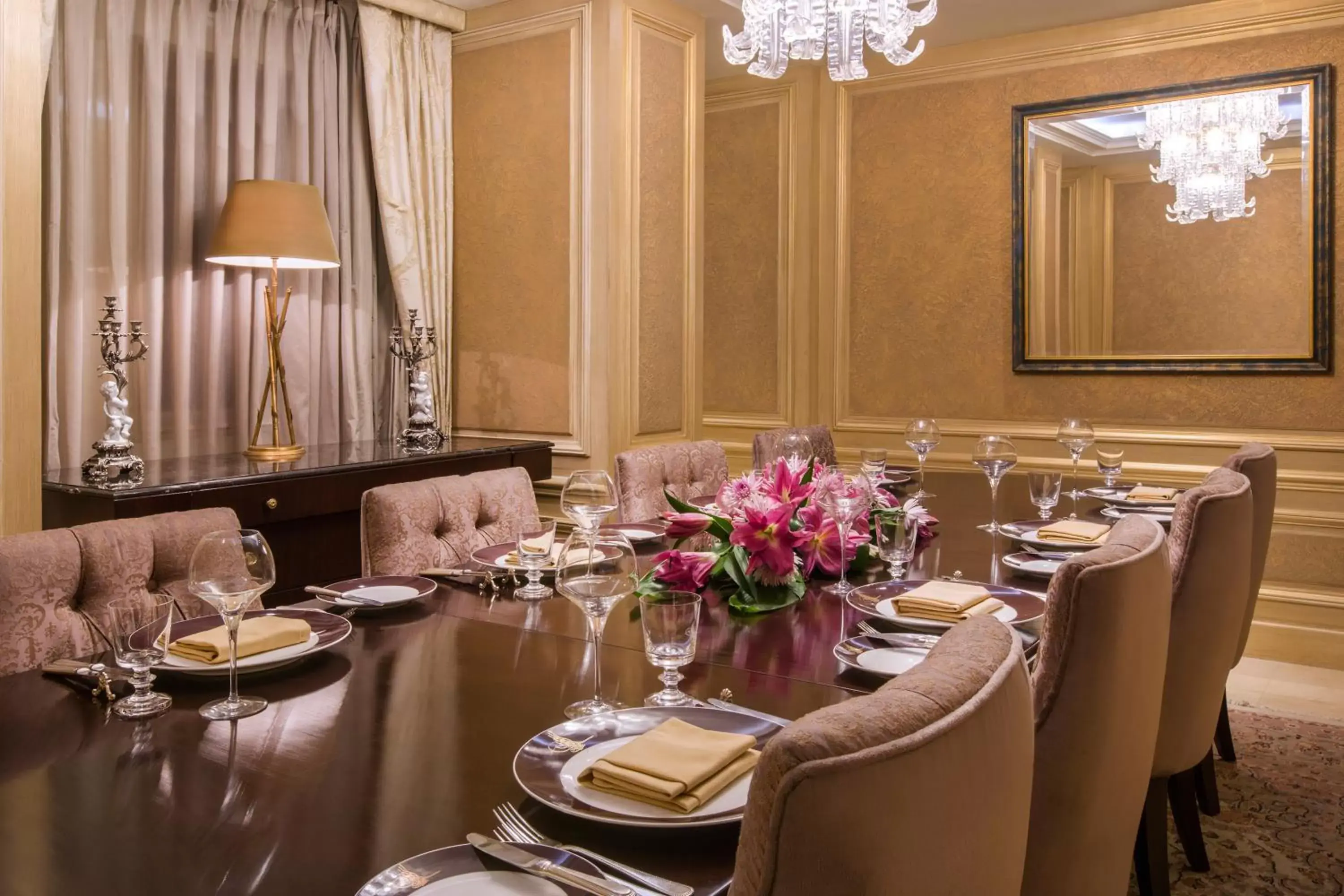 Dining area, Restaurant/Places to Eat in Kempinski Nile Hotel, Cairo