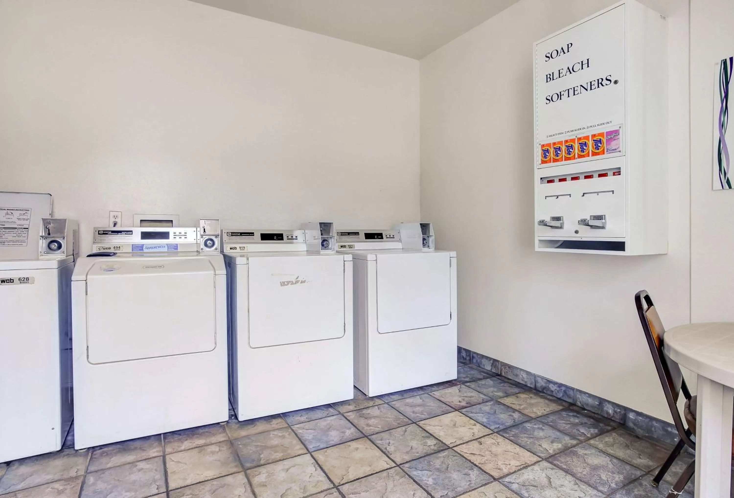 laundry in Motel 6-Coos Bay, OR