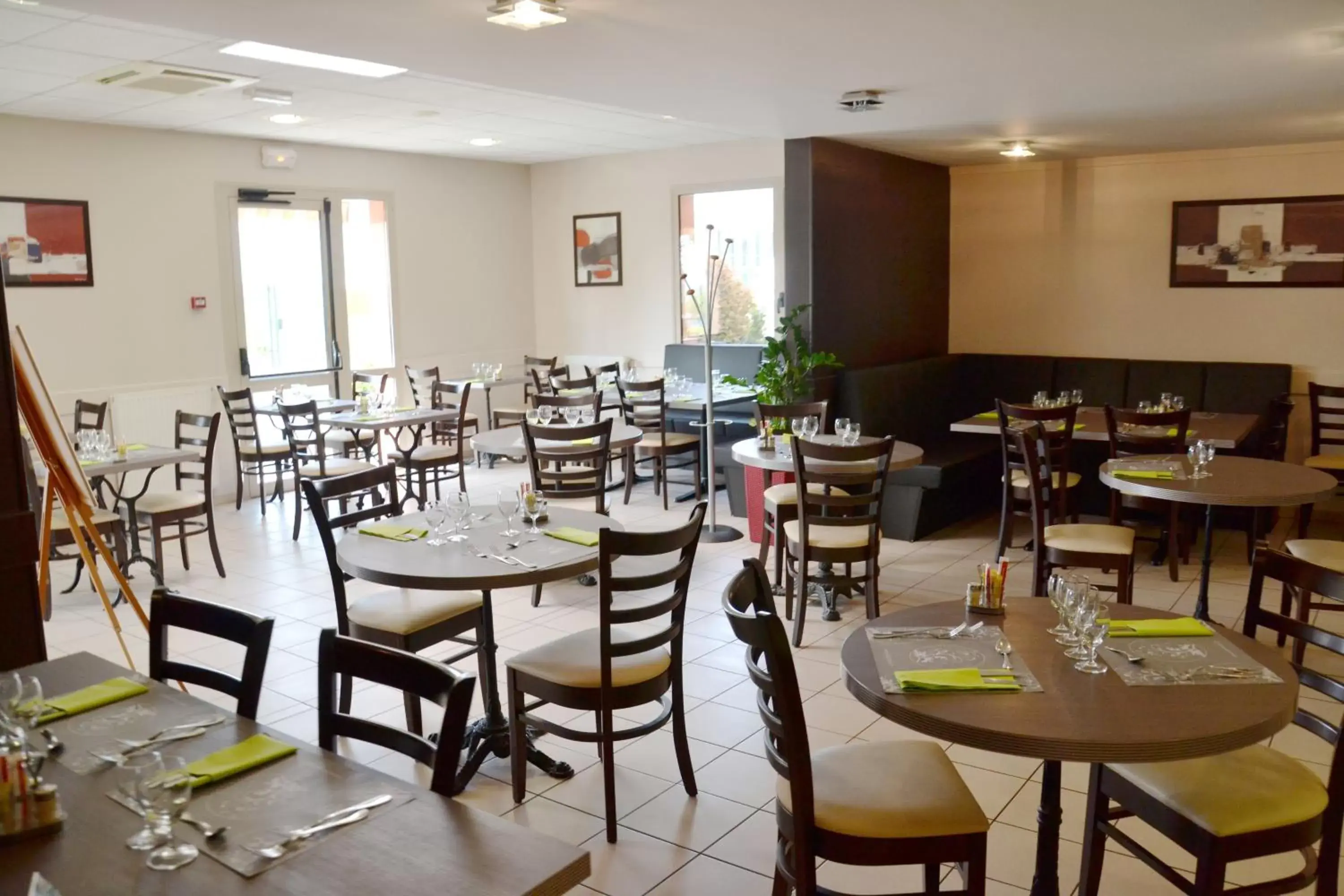 Restaurant/Places to Eat in Brit Hotel Reims La Pompelle