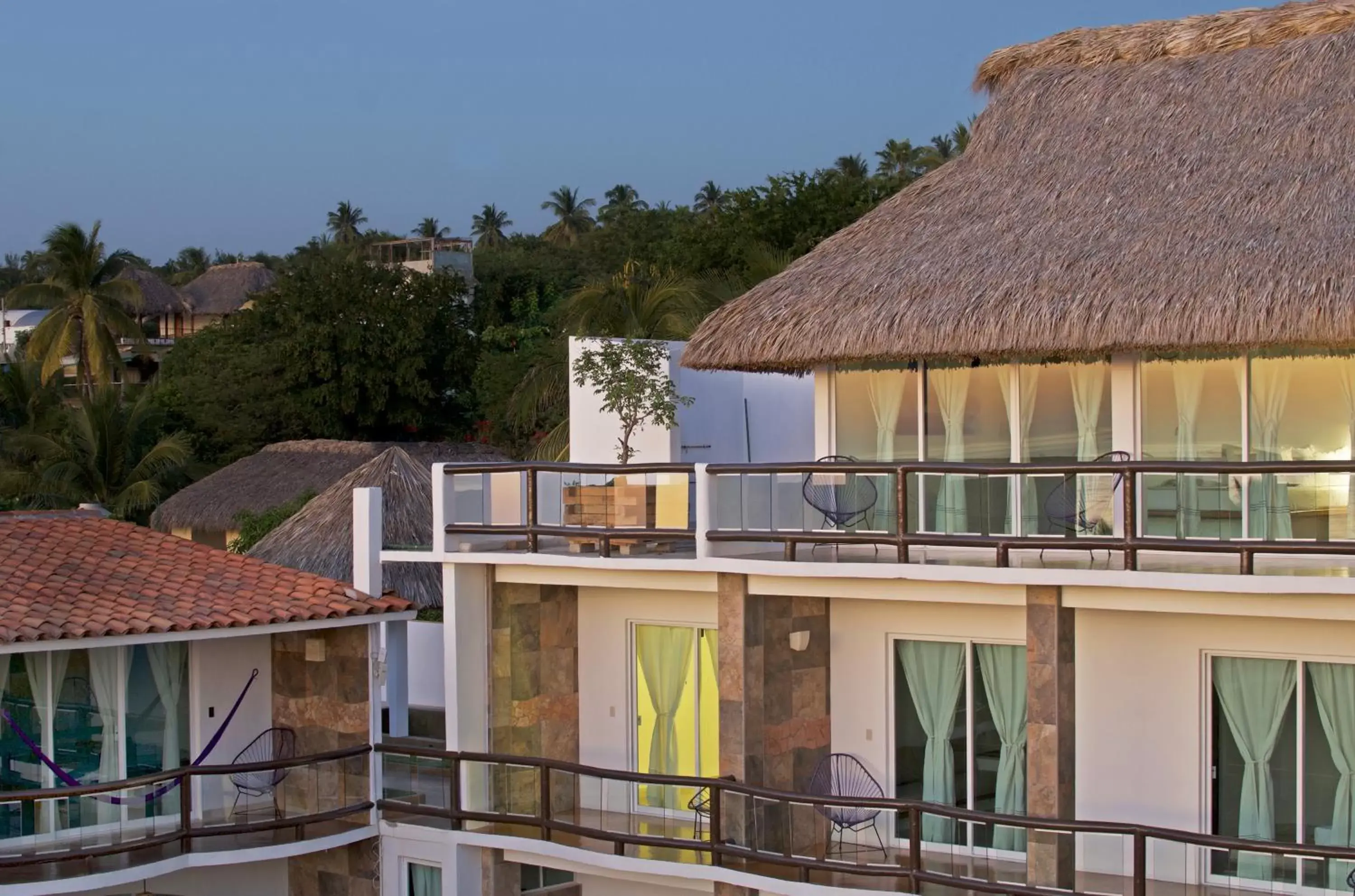 Property building in Hotel Rockaway Property building in Hotel Rockaway