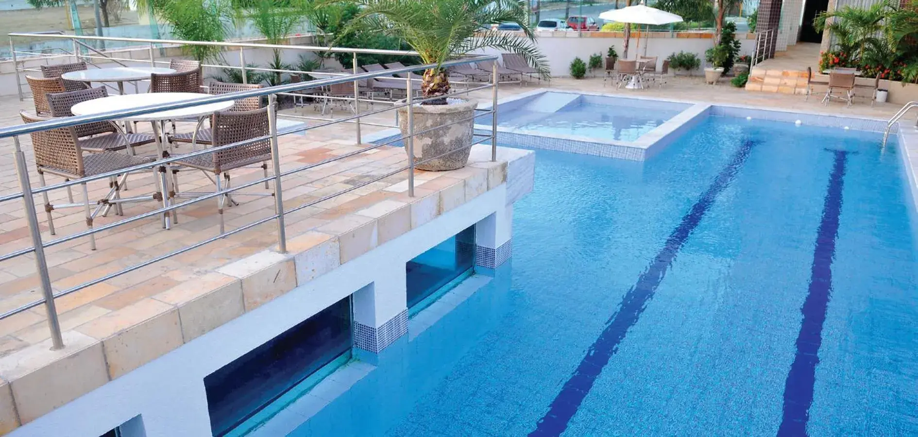 Swimming Pool in Garbos Trade Hotel