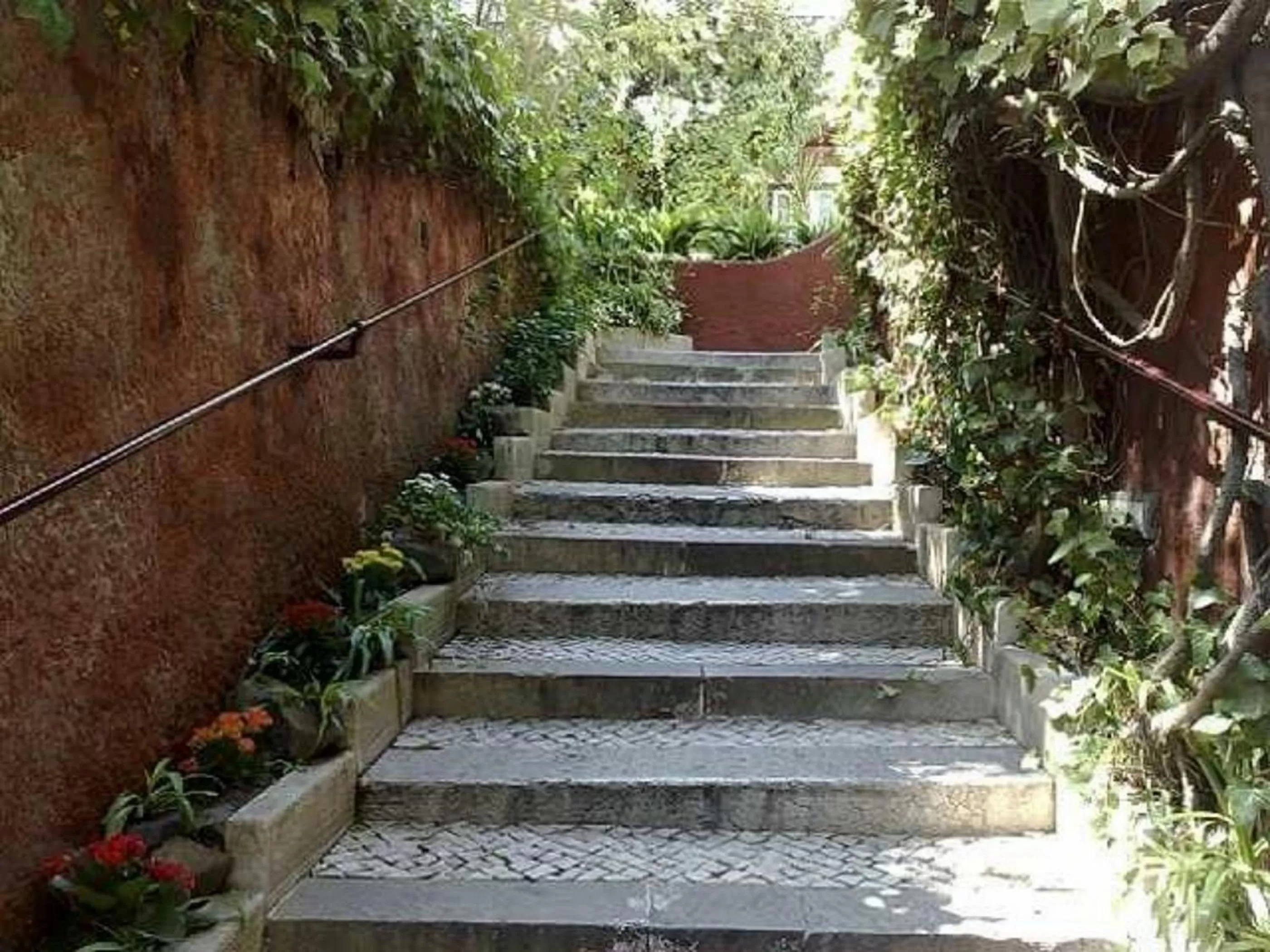 Facade/entrance in York House Lisboa Hotel