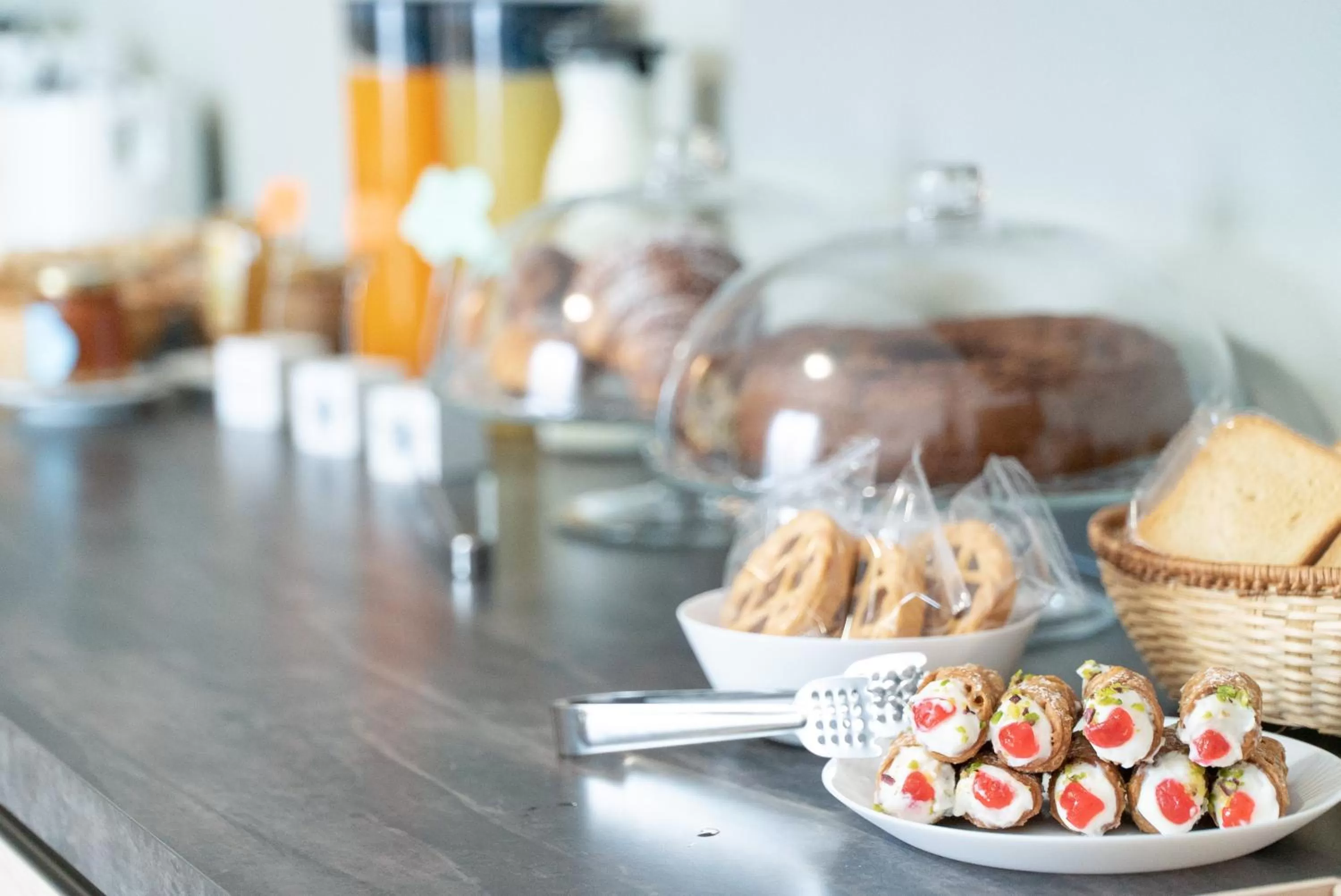 Food and drinks in B&B Alle Falde Dell'Etna