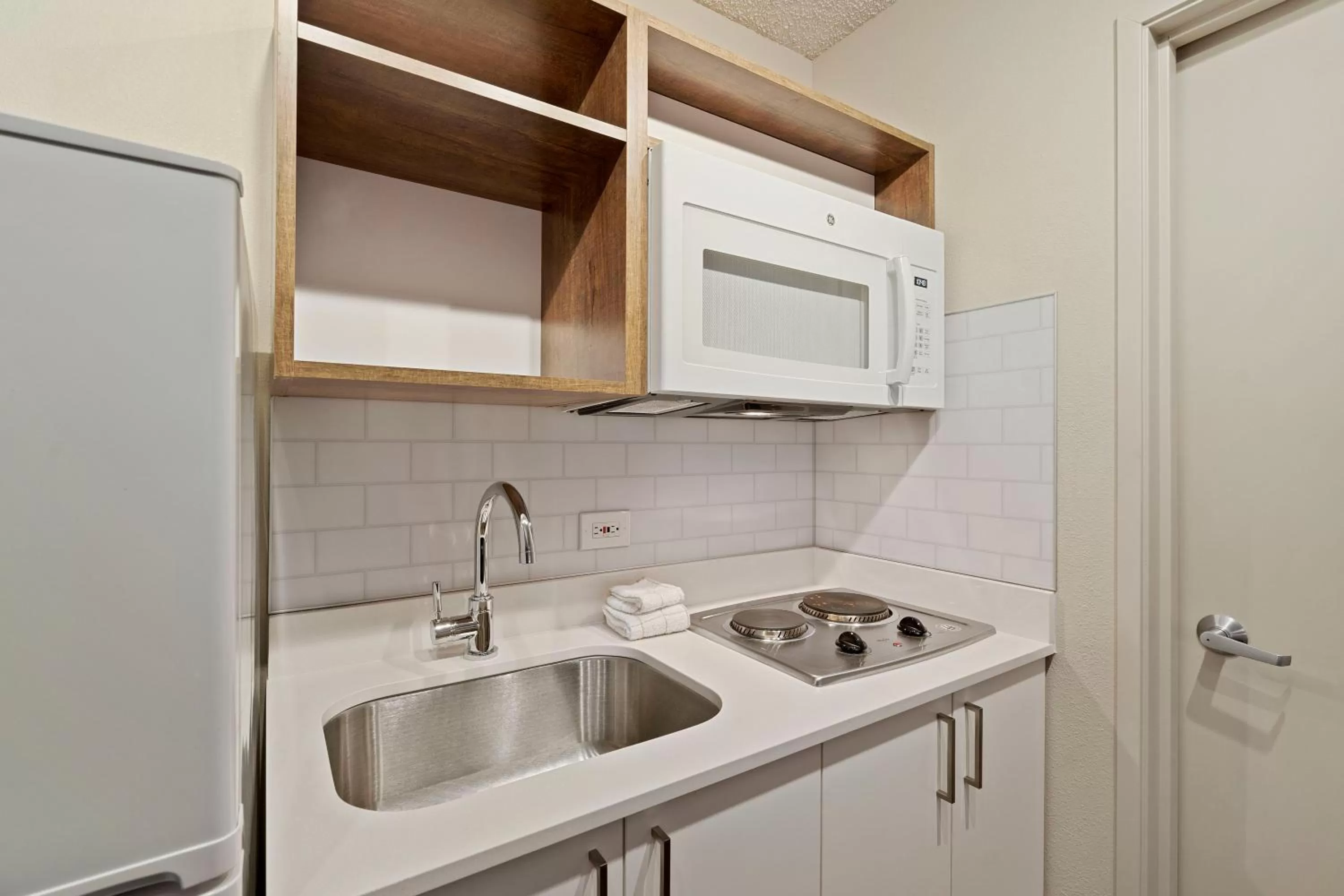 Kitchen or kitchenette in Extended Stay America Suites - Seattle - Redmond