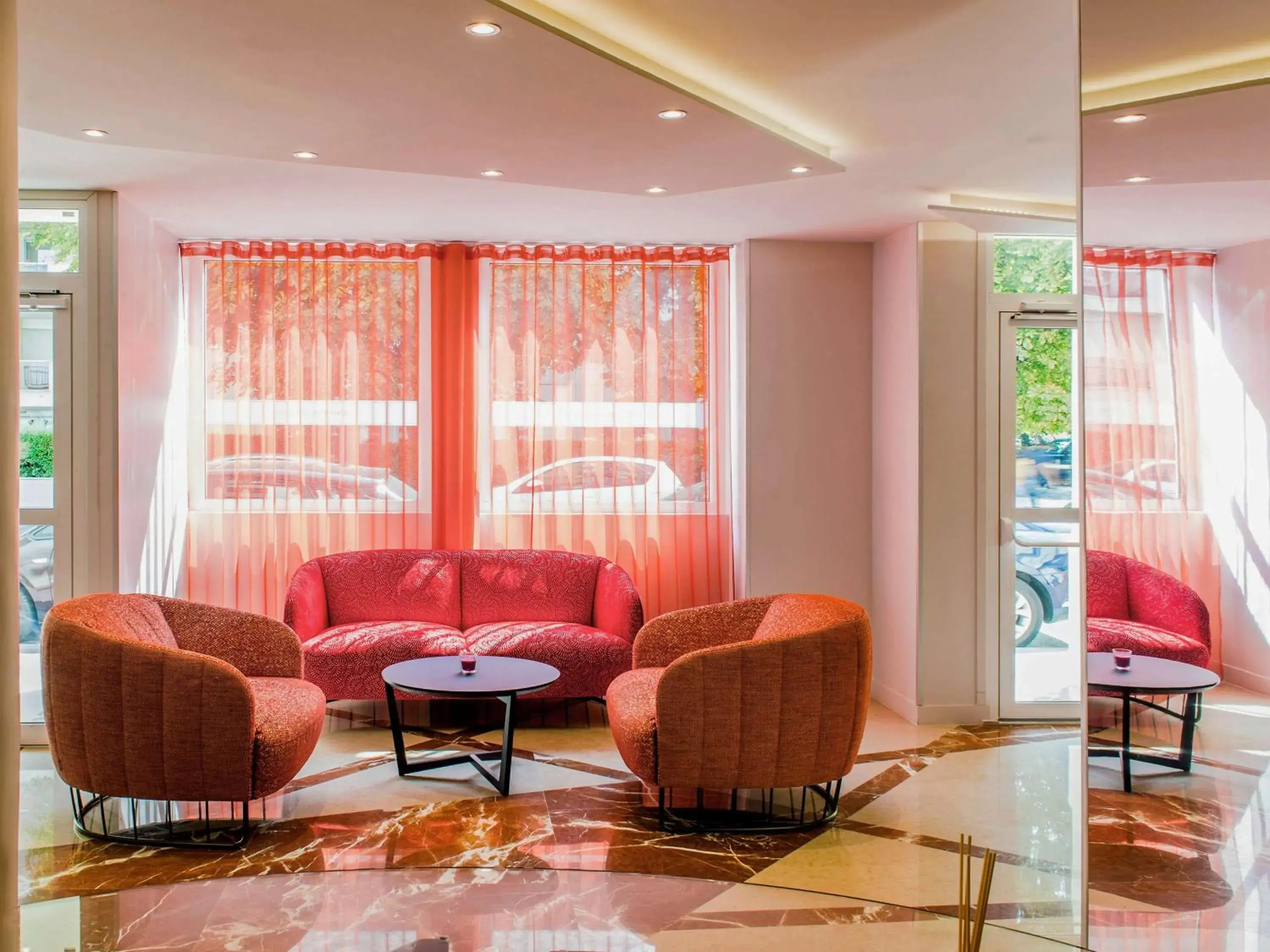 Lounge or bar, Seating Area in Mercure Paris Pont de Levallois Neuilly