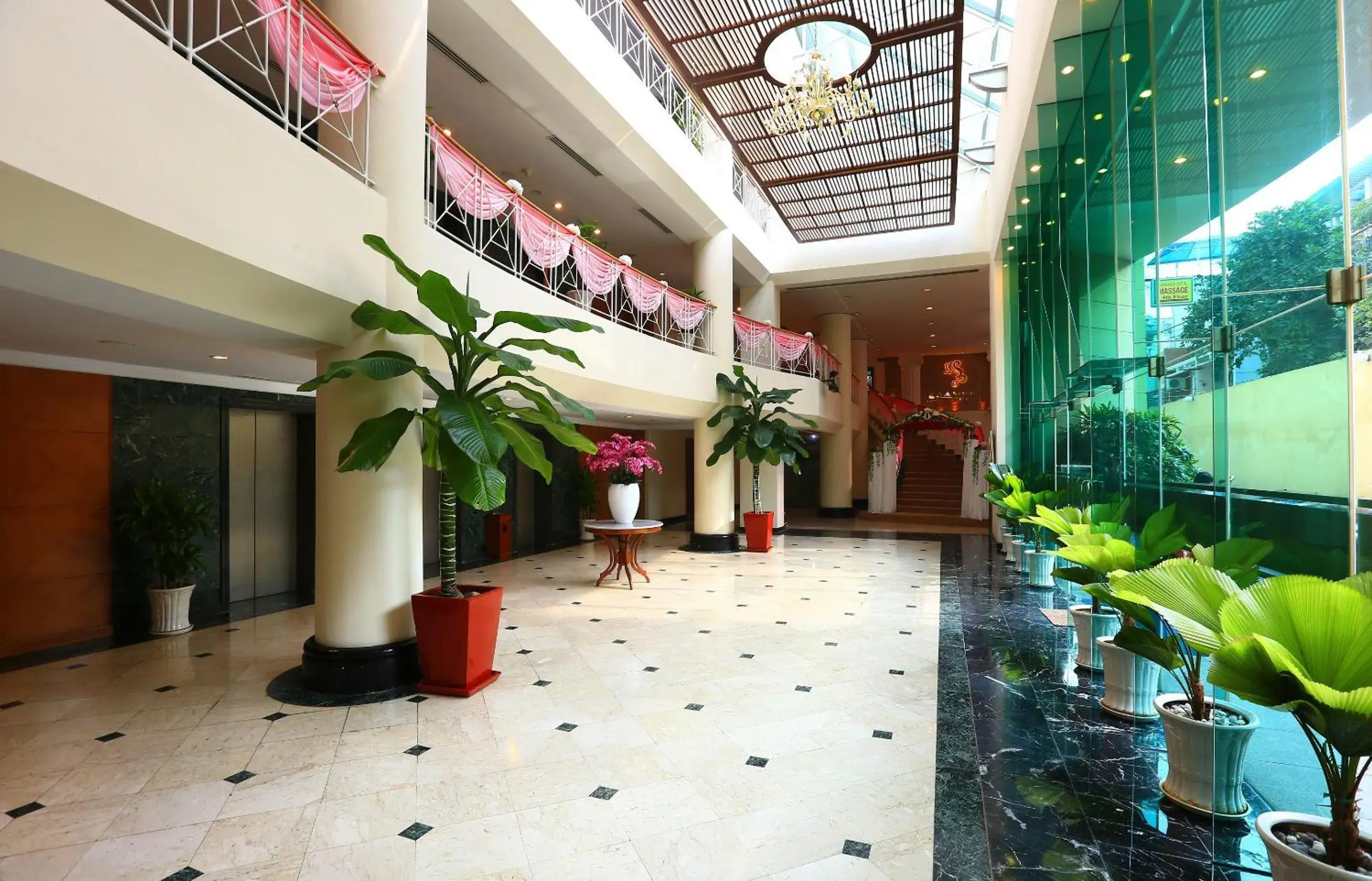 Casino, Lobby/Reception in Ramana Saigon Hotel