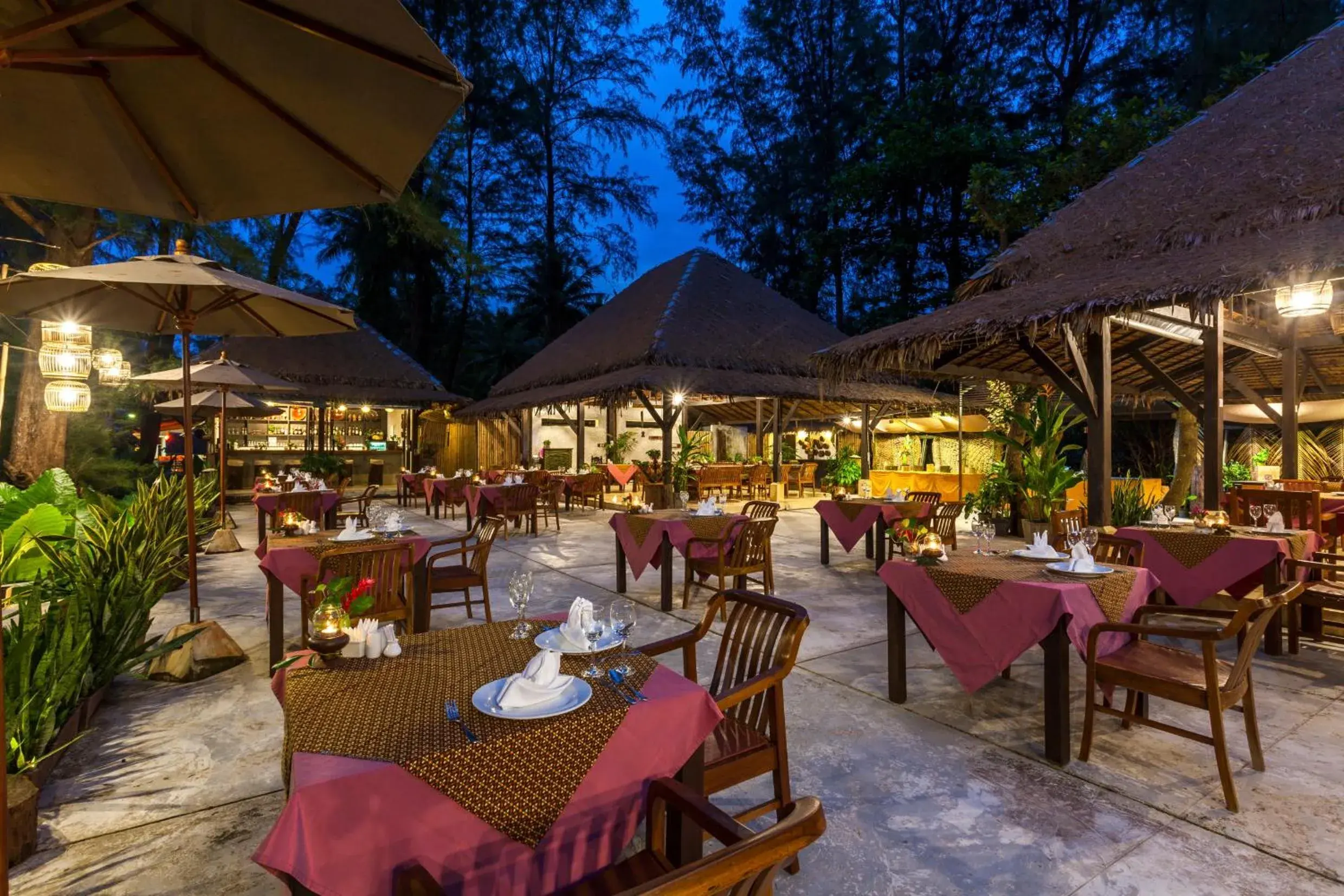 Restaurant/Places to Eat in Haadson Resort - Khaolak, Phangnga