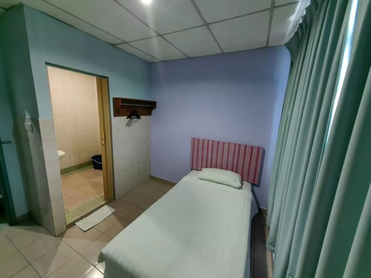 Bedroom, Bed in Century Hotel Inanam