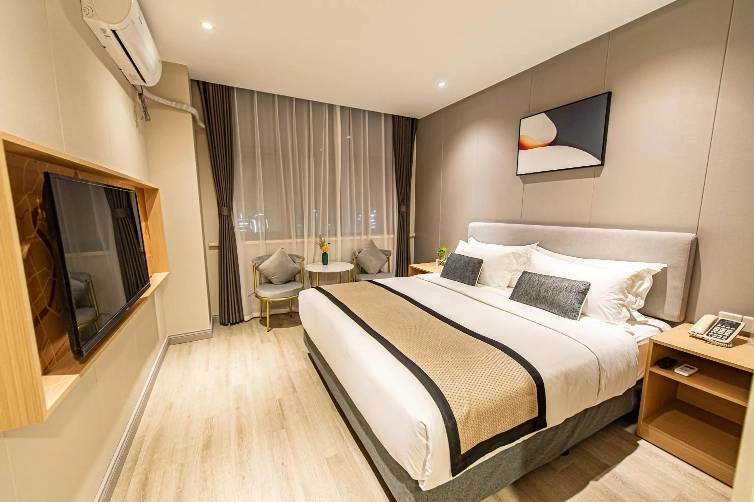 Bed in Shanghai JOYFUL YARD Hotel-Free shuttle bus to Pudong Airport and Disneyland