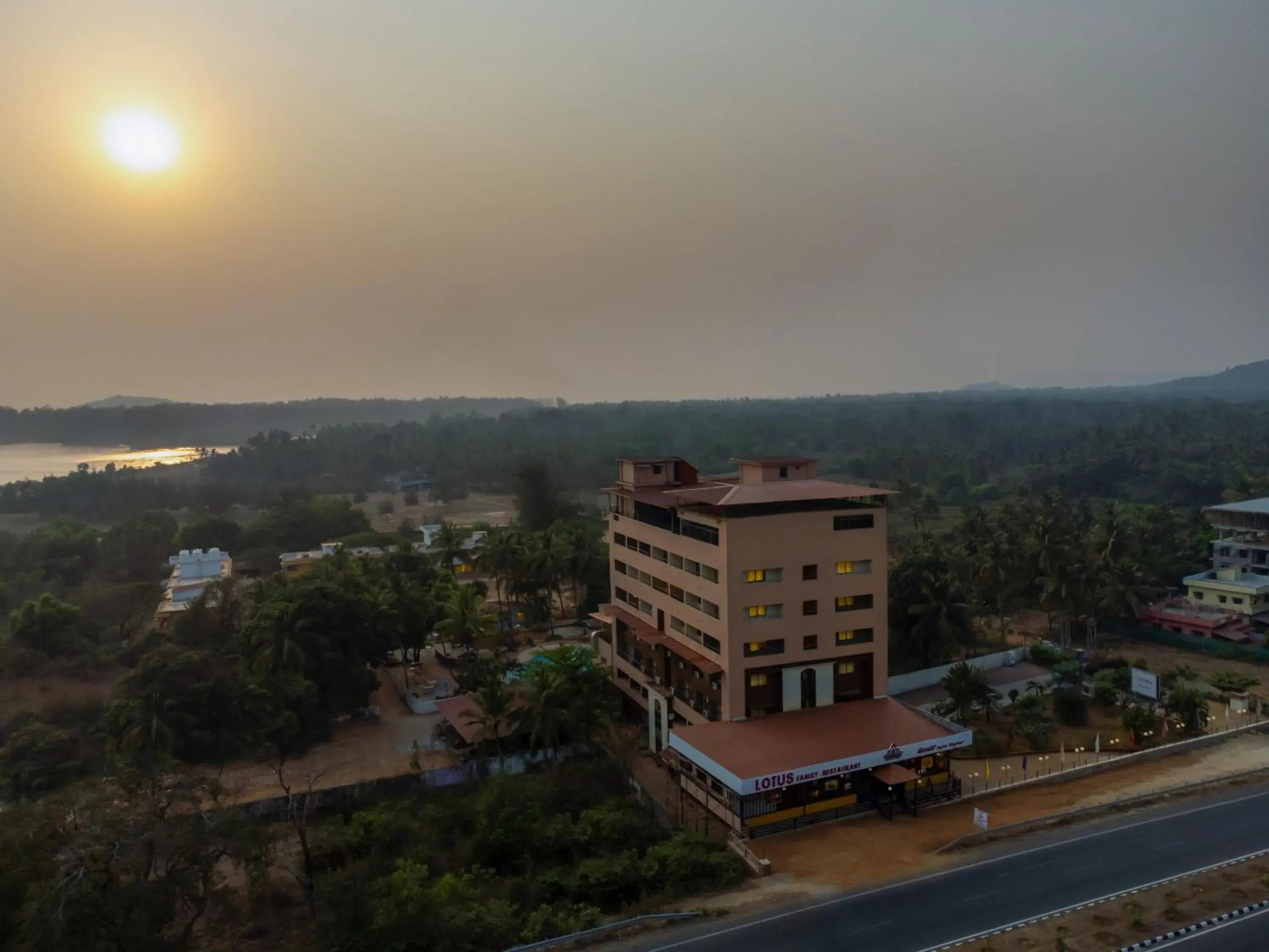 Property building, Bird's-eye View in Sterling Karwar