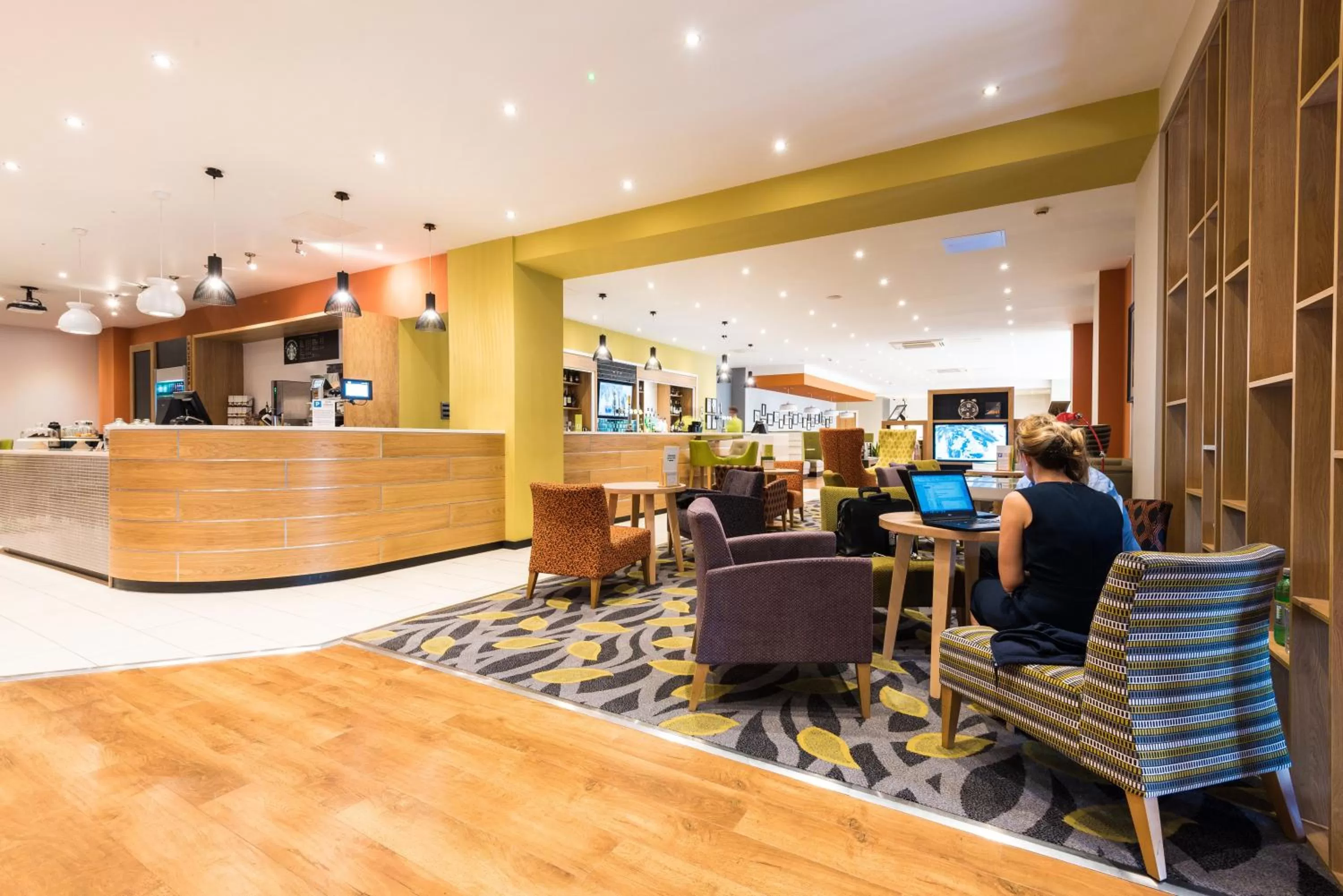 Lounge or bar in Holiday Inn Rotherham-Sheffield M1,Jct.33 by IHG