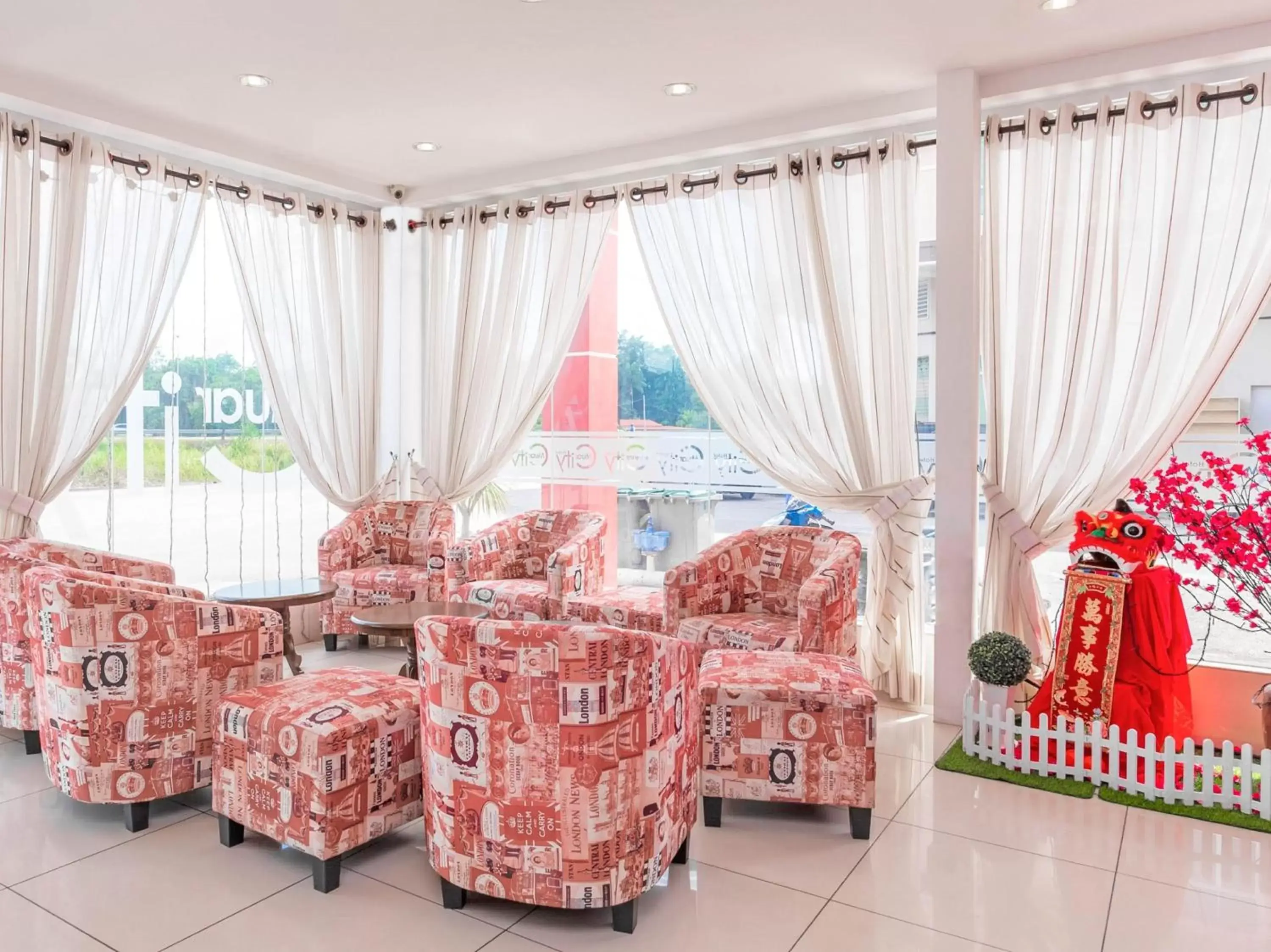 Lobby or reception, Seating Area in OYO 756 Muar City Hotel