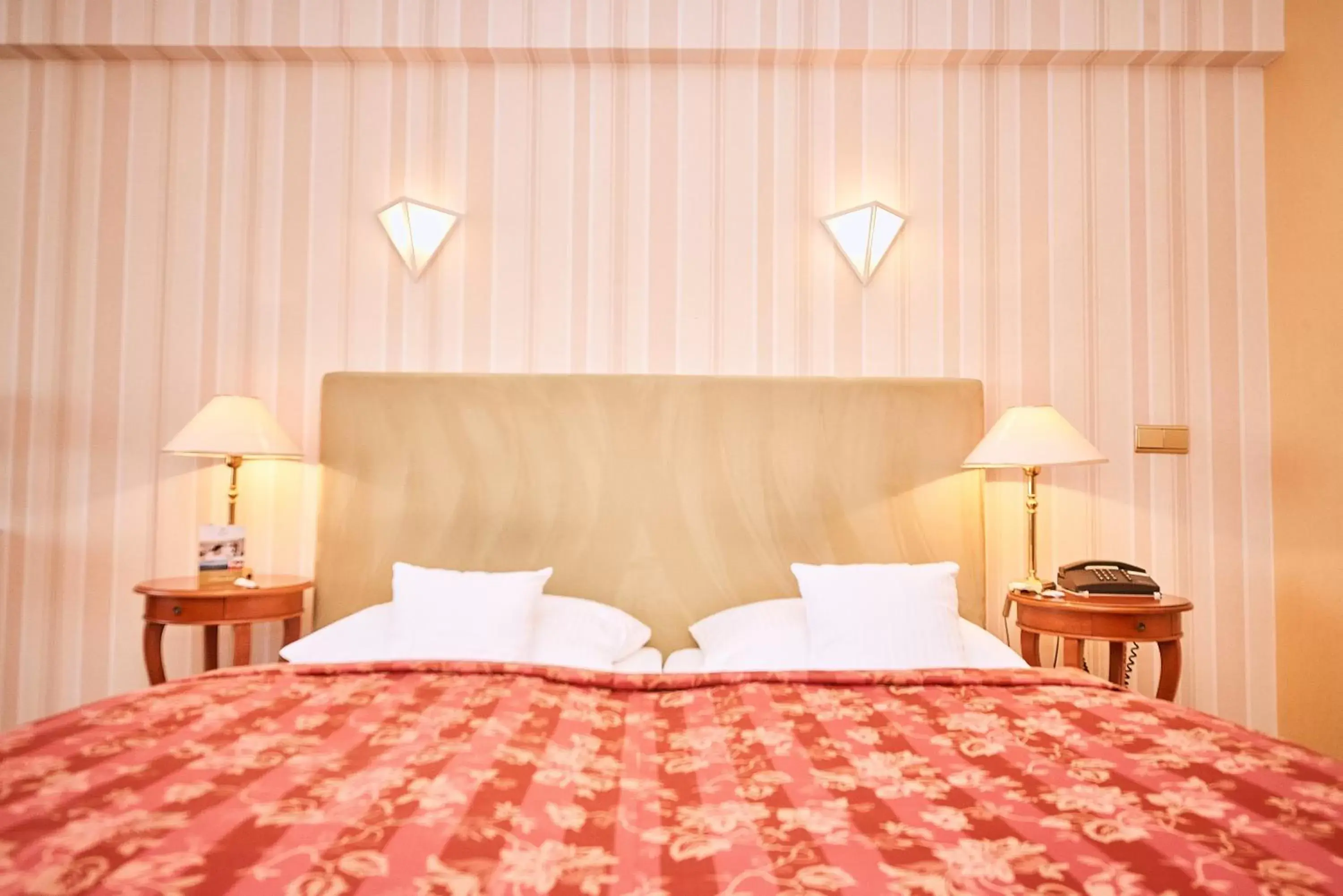 Bed in Cliff Hotel Rügen