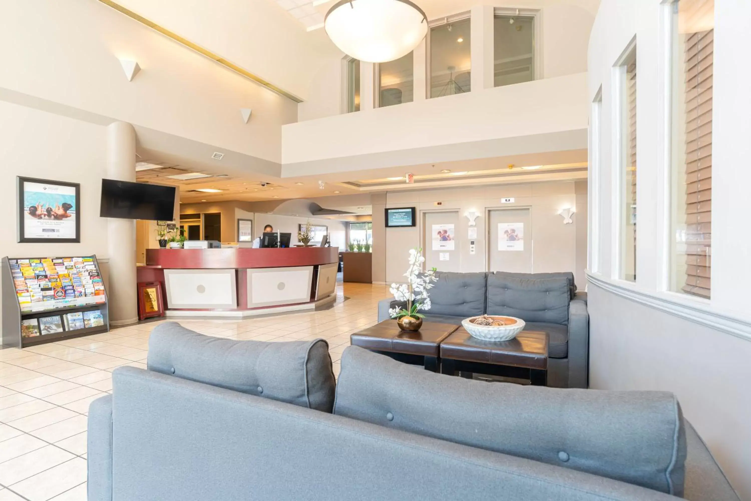 Facade/entrance in Sandman Hotel Victoria Facade/entrance in Sandman Hotel Victoria