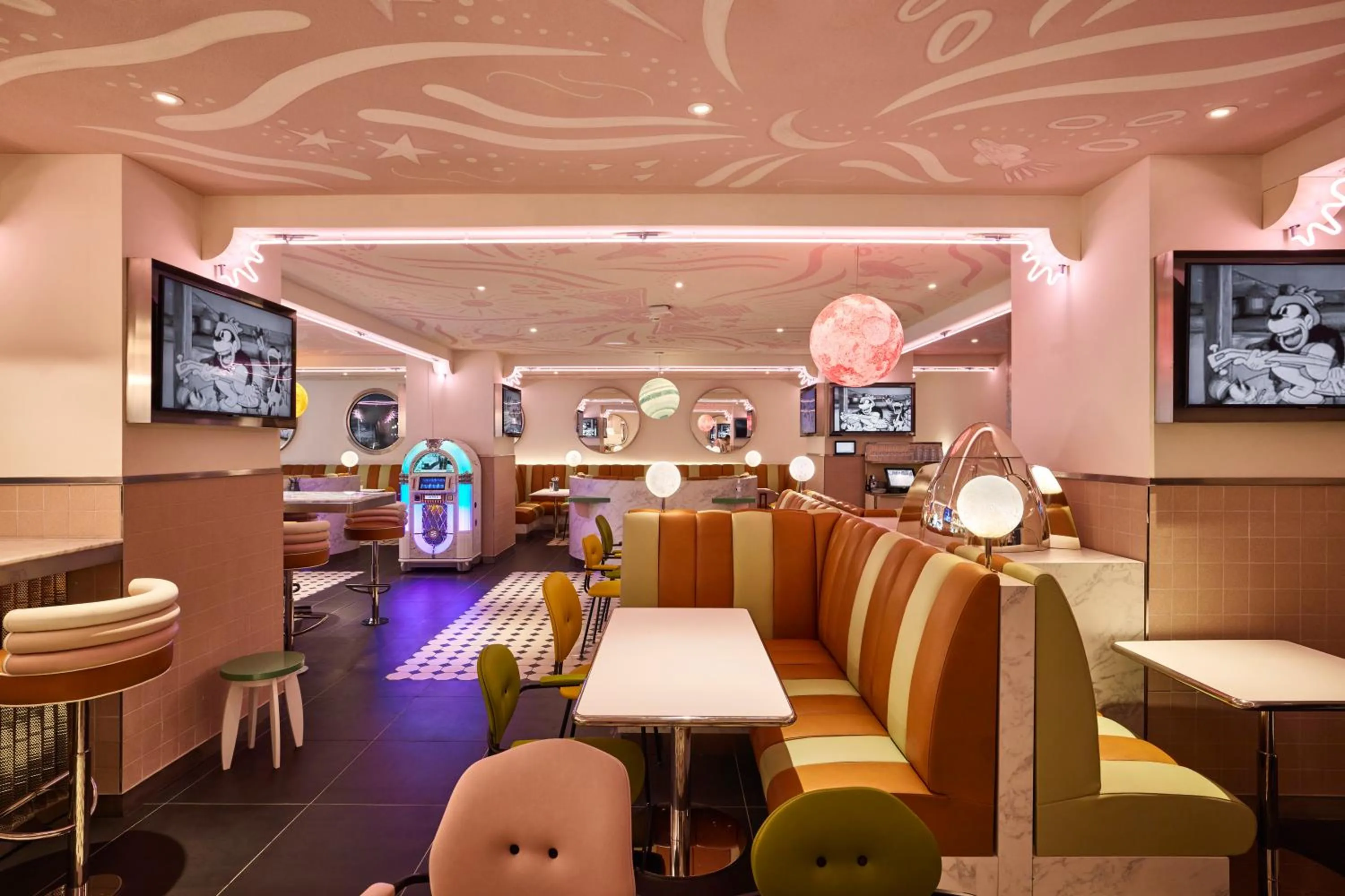 Restaurant/places to eat in Mama Shelter Paris La Défense