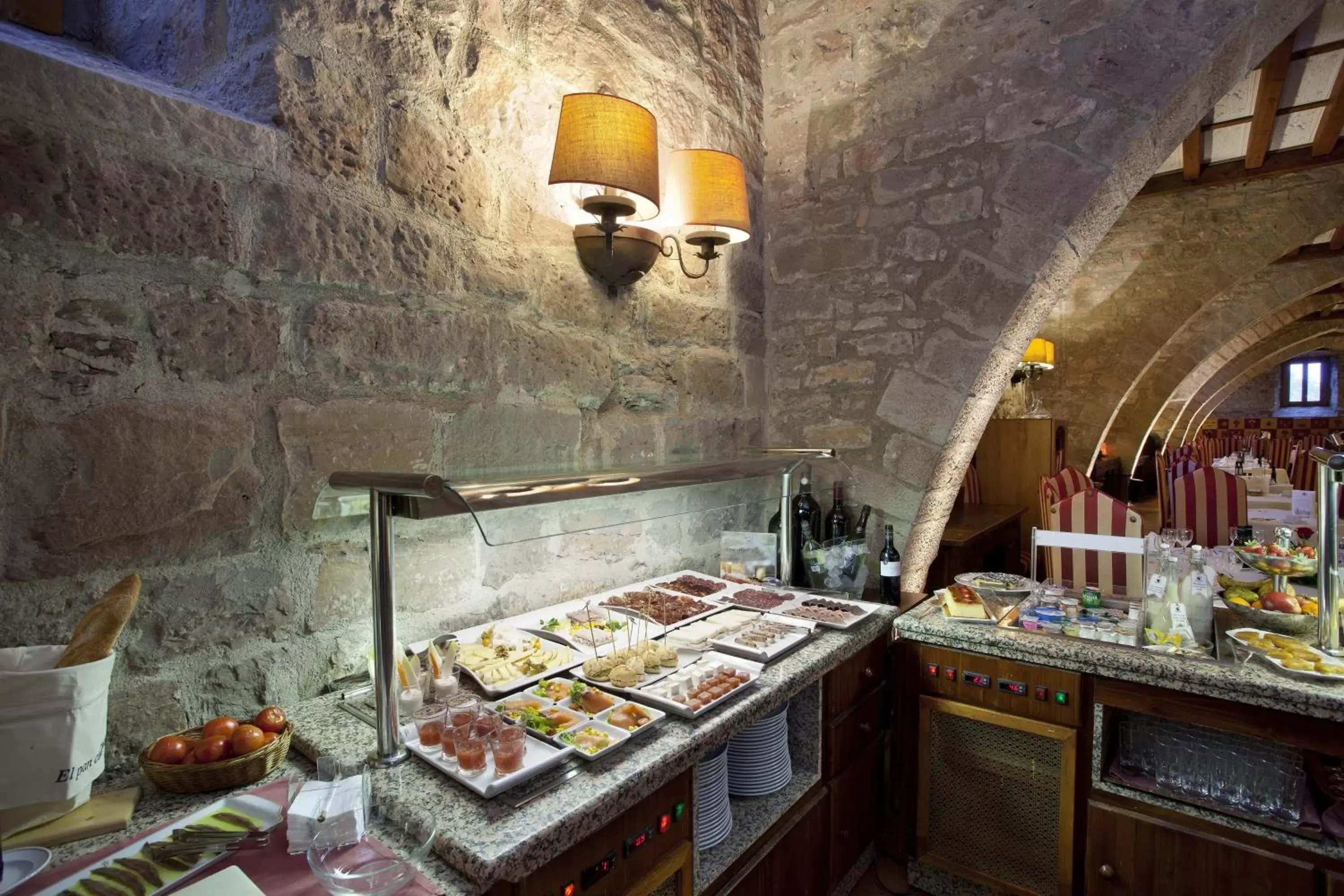 Restaurant/places to eat, Food in Parador de Cardona