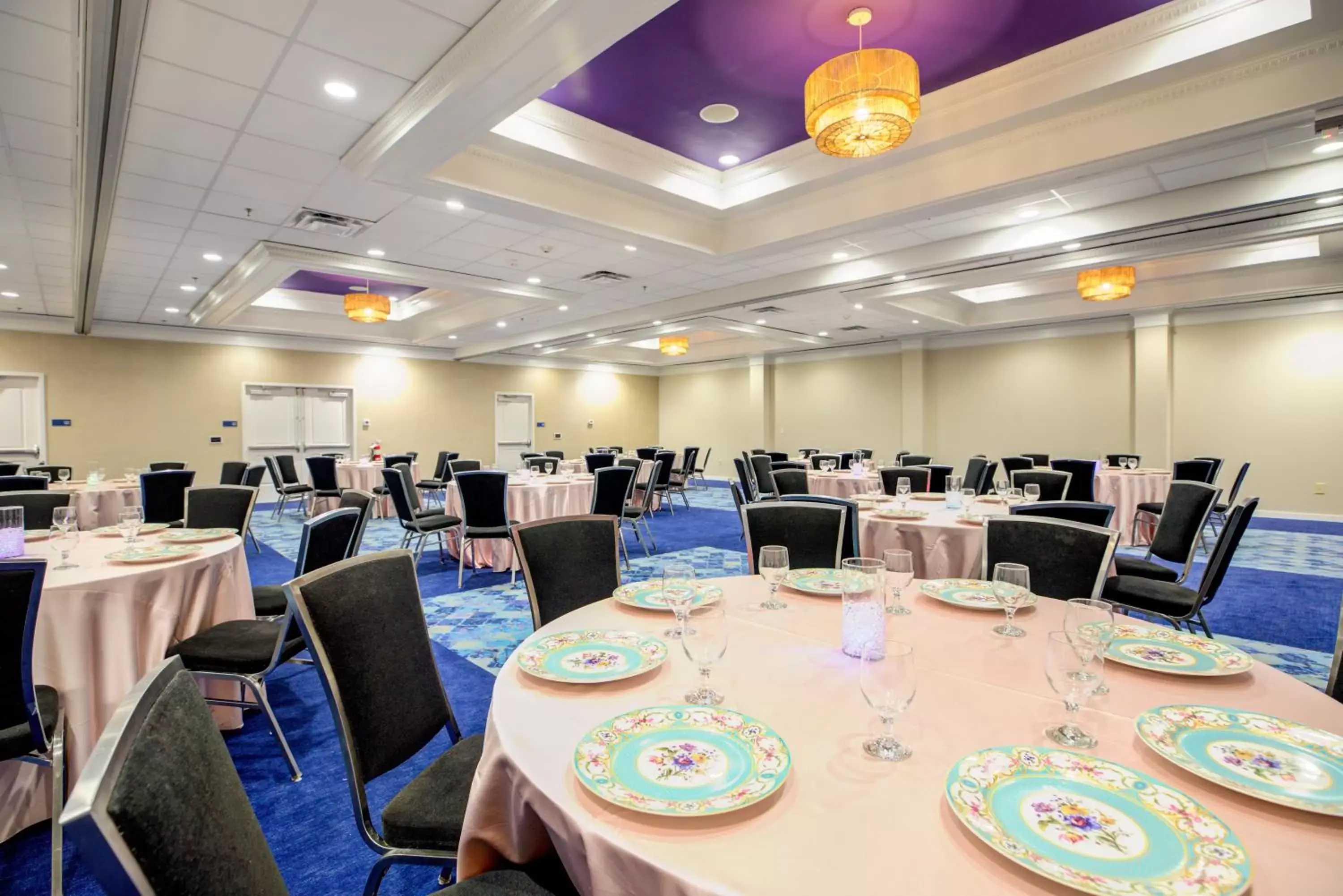 Banquet/Function facilities, Restaurant/Places to Eat in Hotel Indigo Charleston - Mount Pleasant, an IHG Hotel