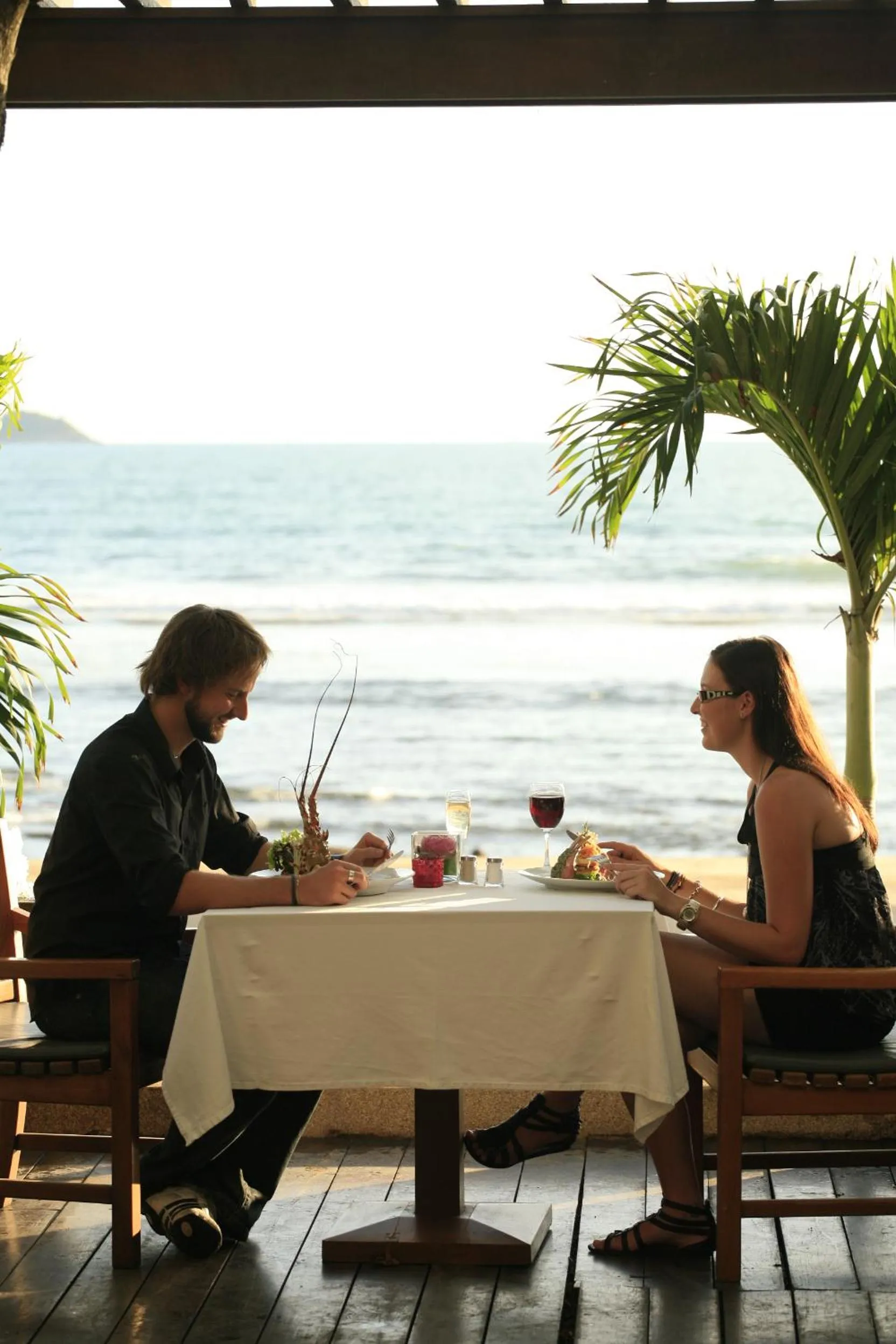 Restaurant/places to eat in Sunset Beach Resort