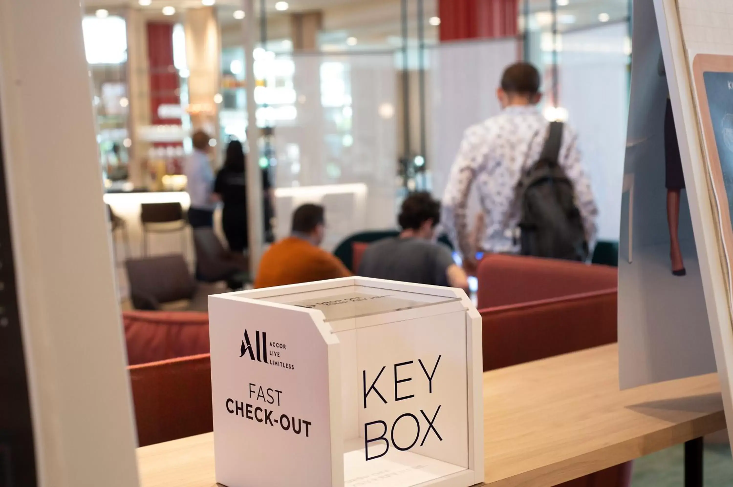 Lobby or reception in Novotel Clermont-Ferrand