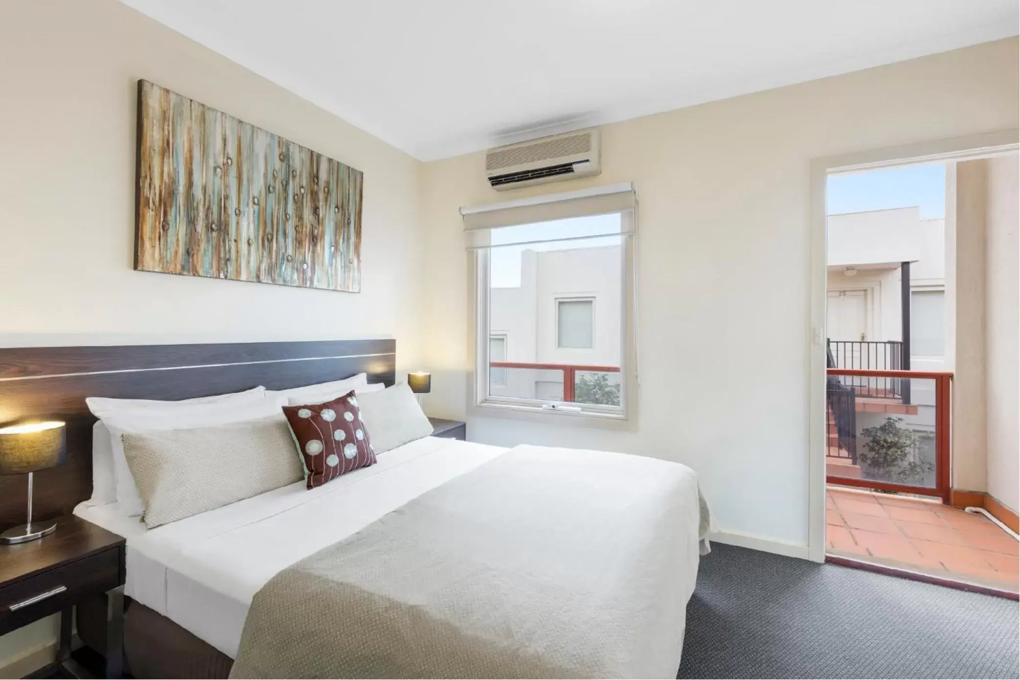 Bedroom, Bed in Hawthorn Gardens Serviced Apartments