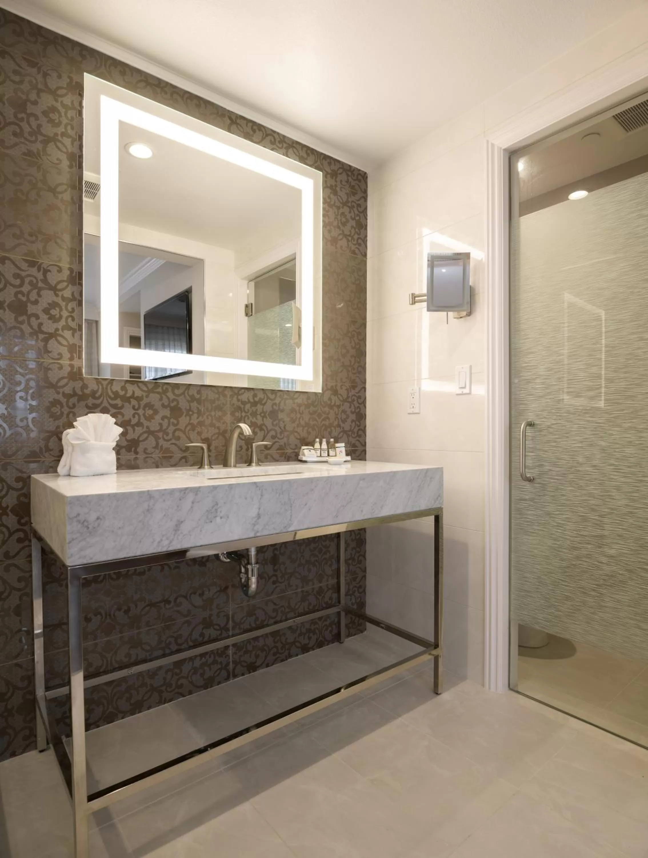 Bathroom in Woodcrest Hotel Cupertino