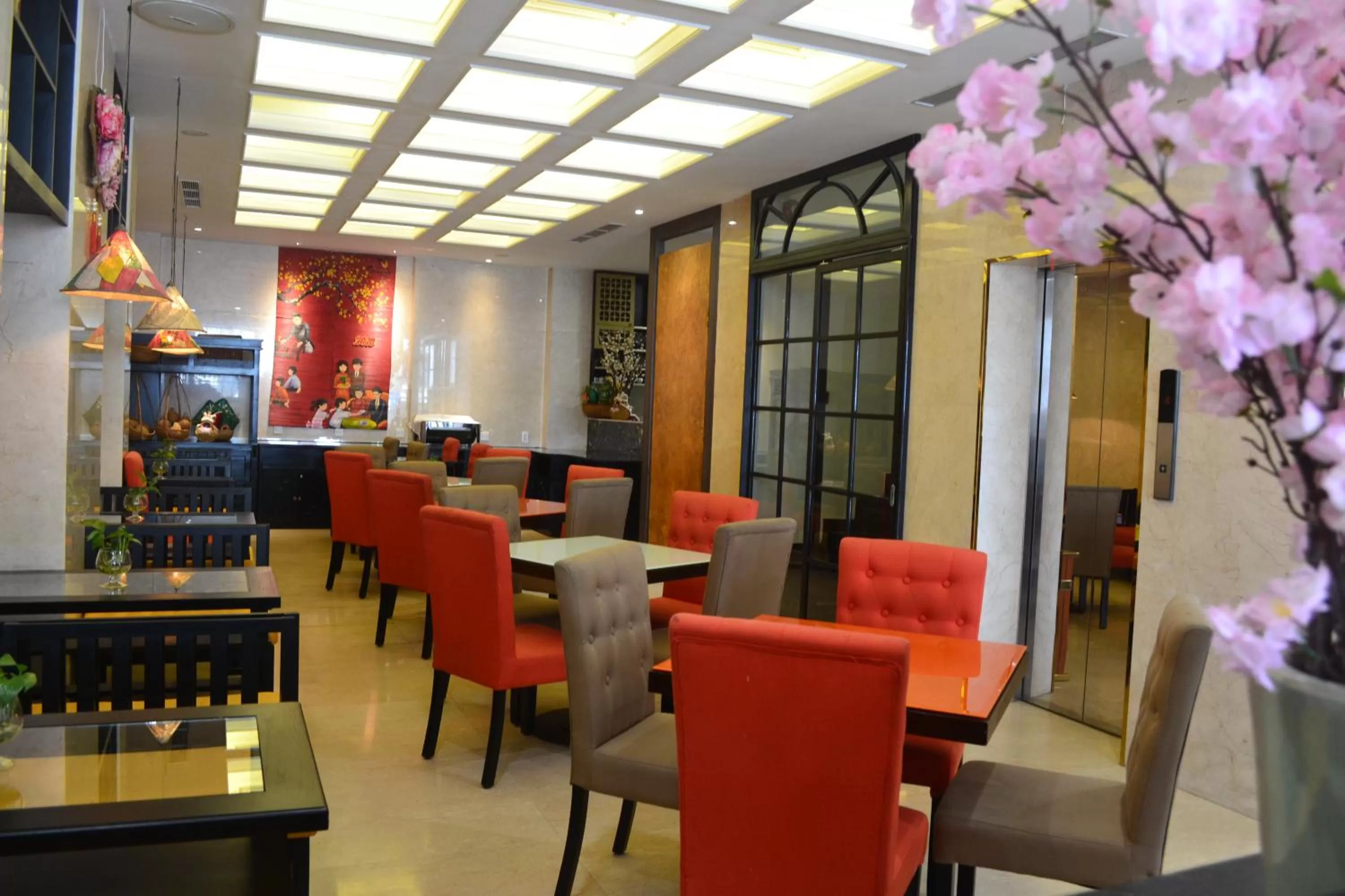 Restaurant/places to eat in Sanouva Saigon Hotel