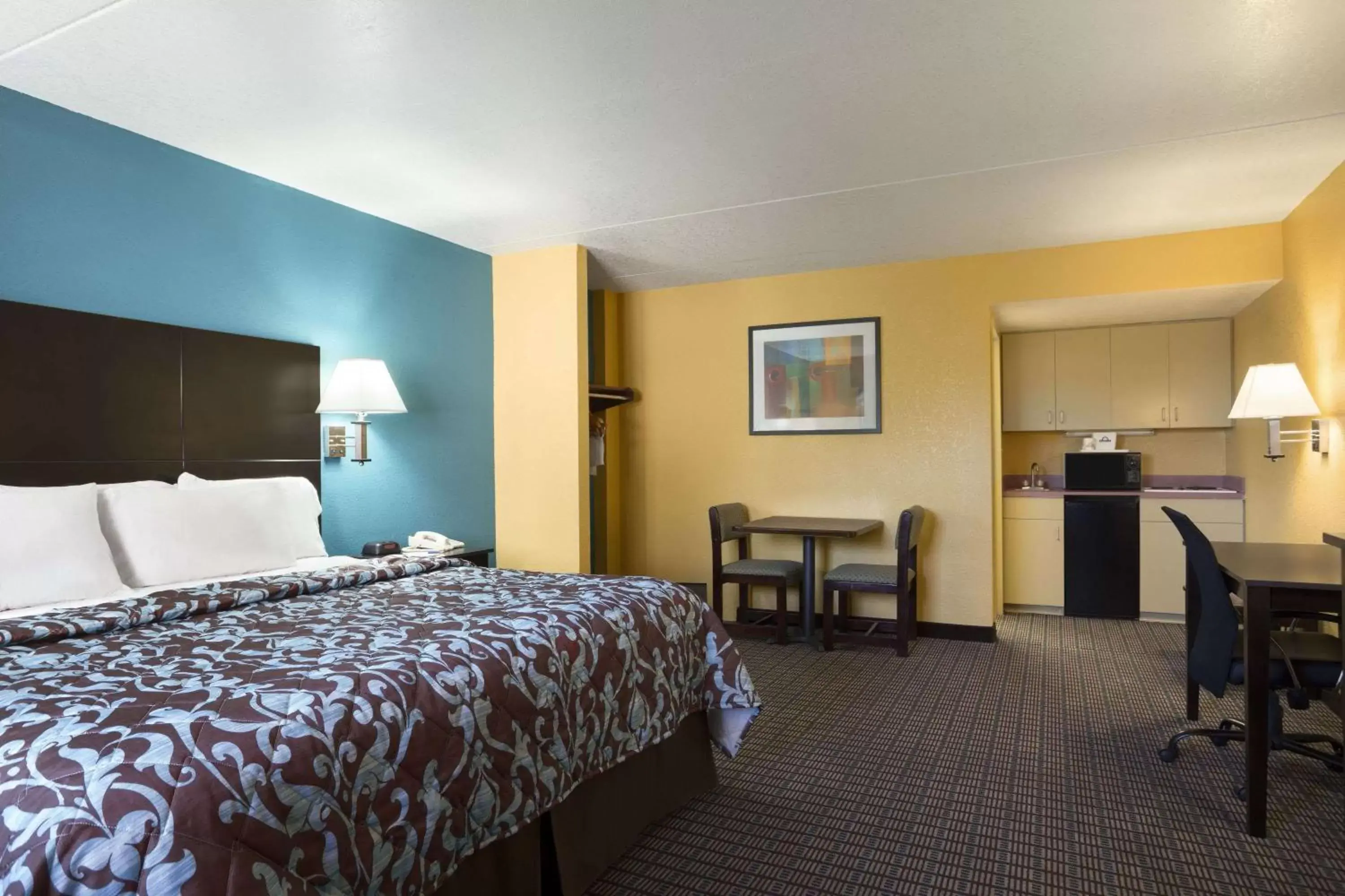 Photo of the whole room in Days Inn by Wyndham Conway