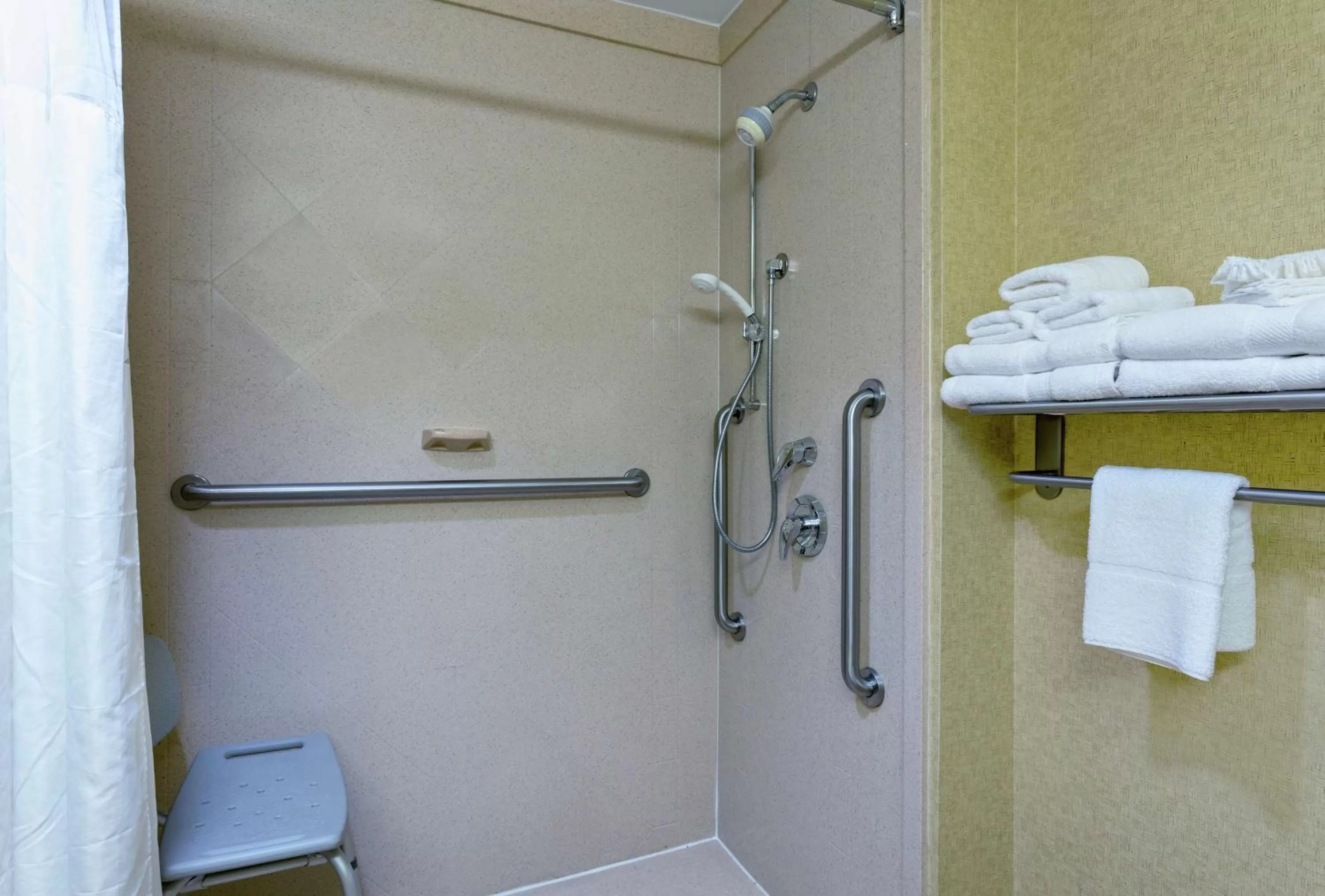 Bathroom in Hampton Inn & Suites - Fort Pierce