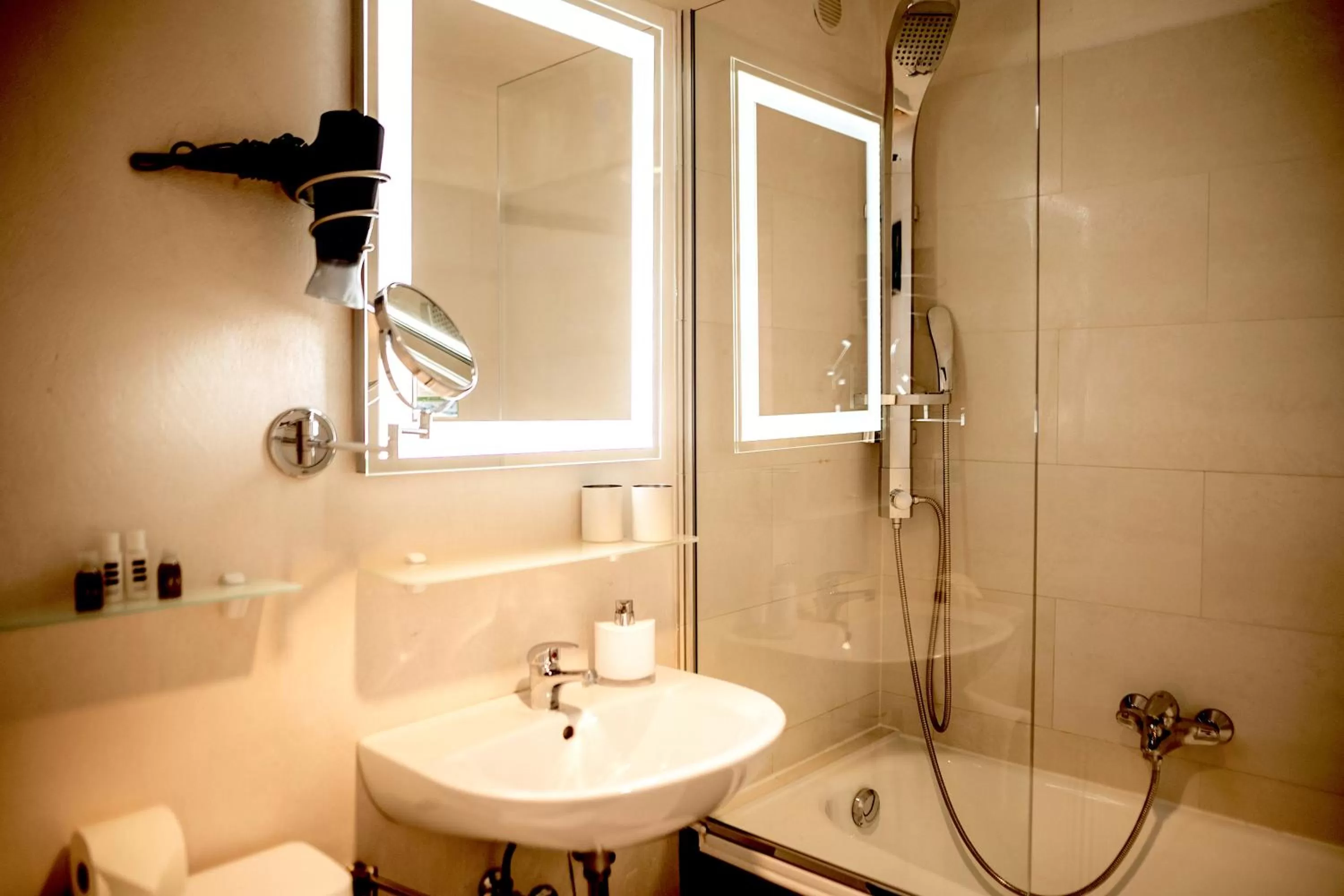 Bathroom in Das Hotel Stern, B&B KG - digital & contactless check-in