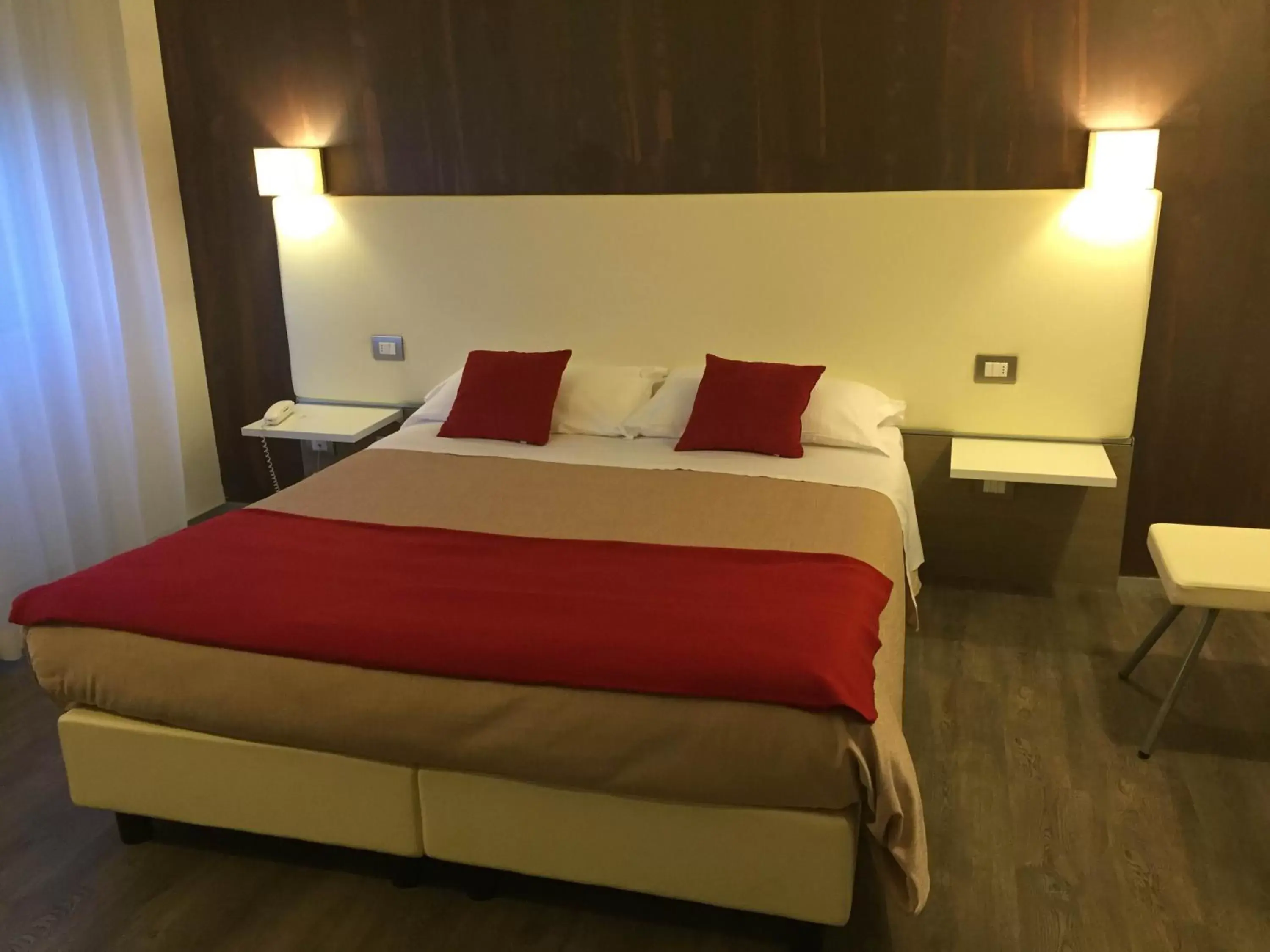 Bedroom, Bed in Hotel Toscana