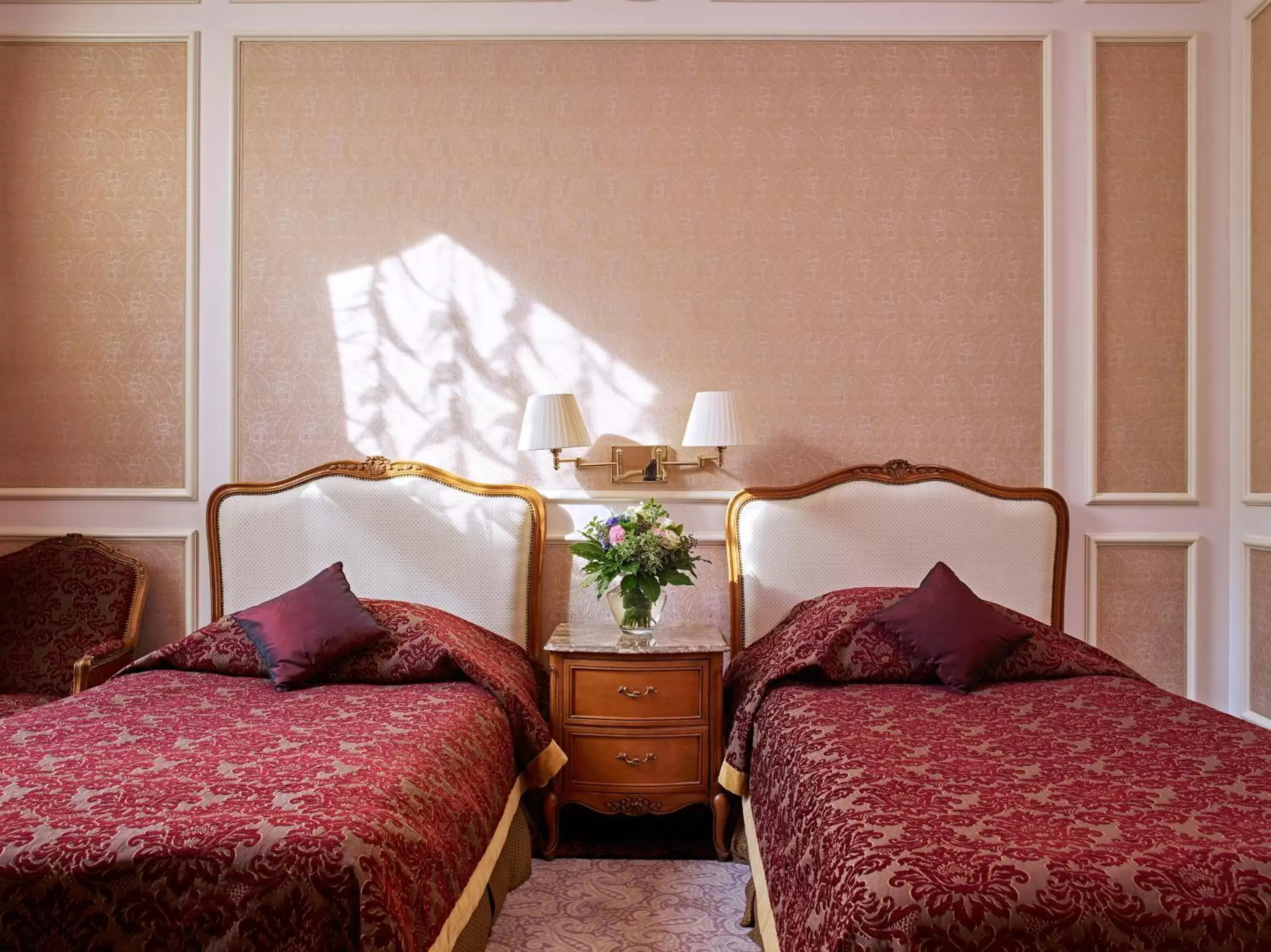 Photo of the whole room, Bed in Grand Hotel Wien
