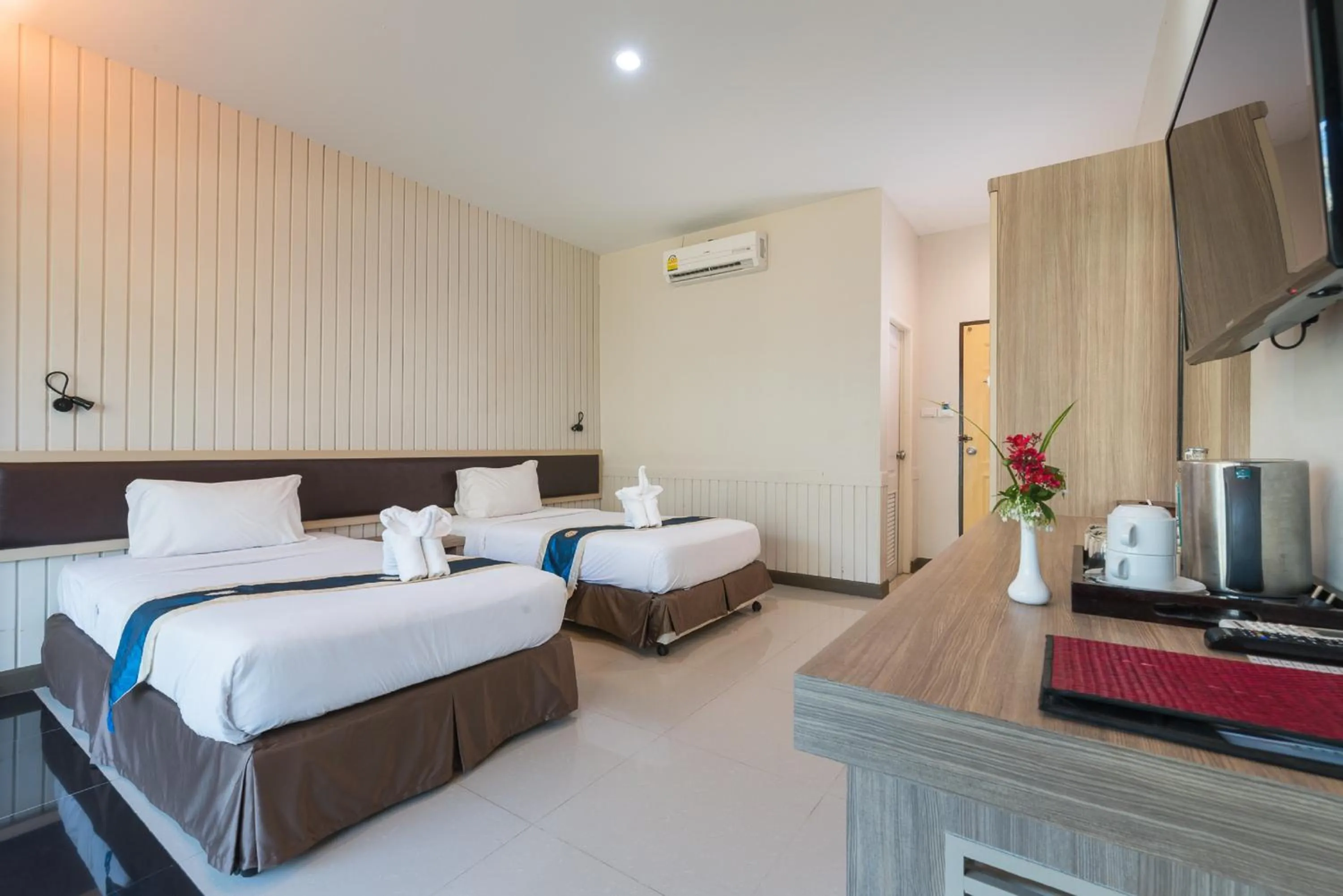 Bedroom, Bed in Chaolao Tosang Beach Hotel