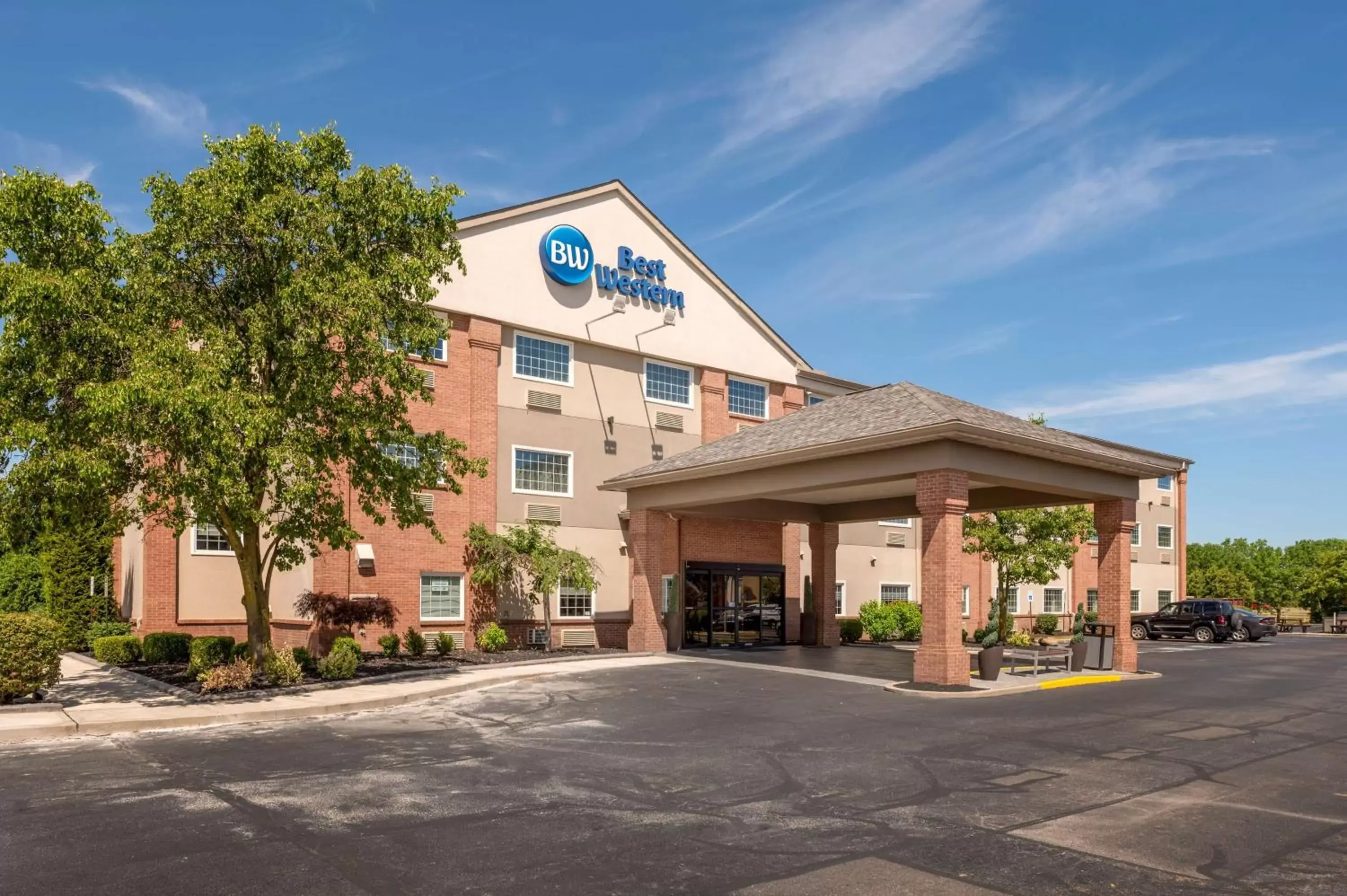 Property Building in Best Western Hilliard Inn & Suites