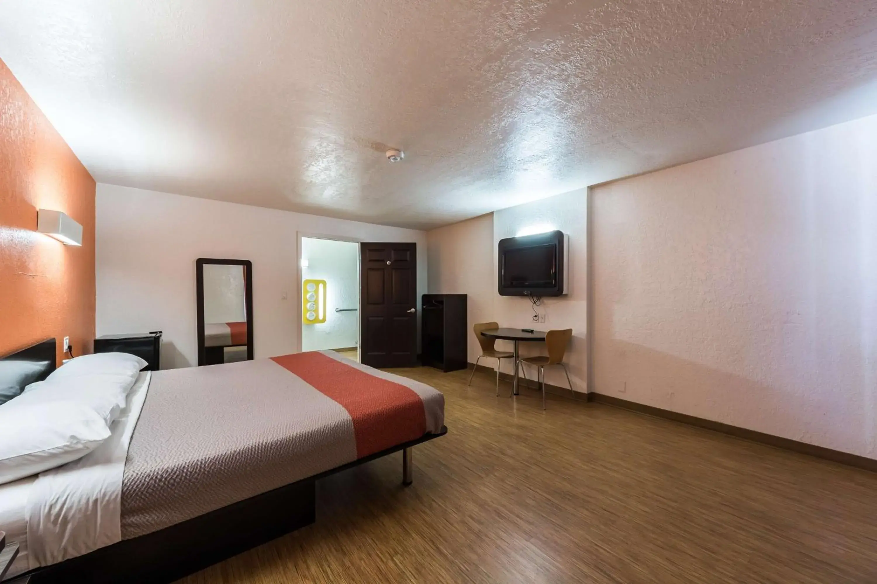 TV and multimedia in Motel 6-Uvalde, TX
